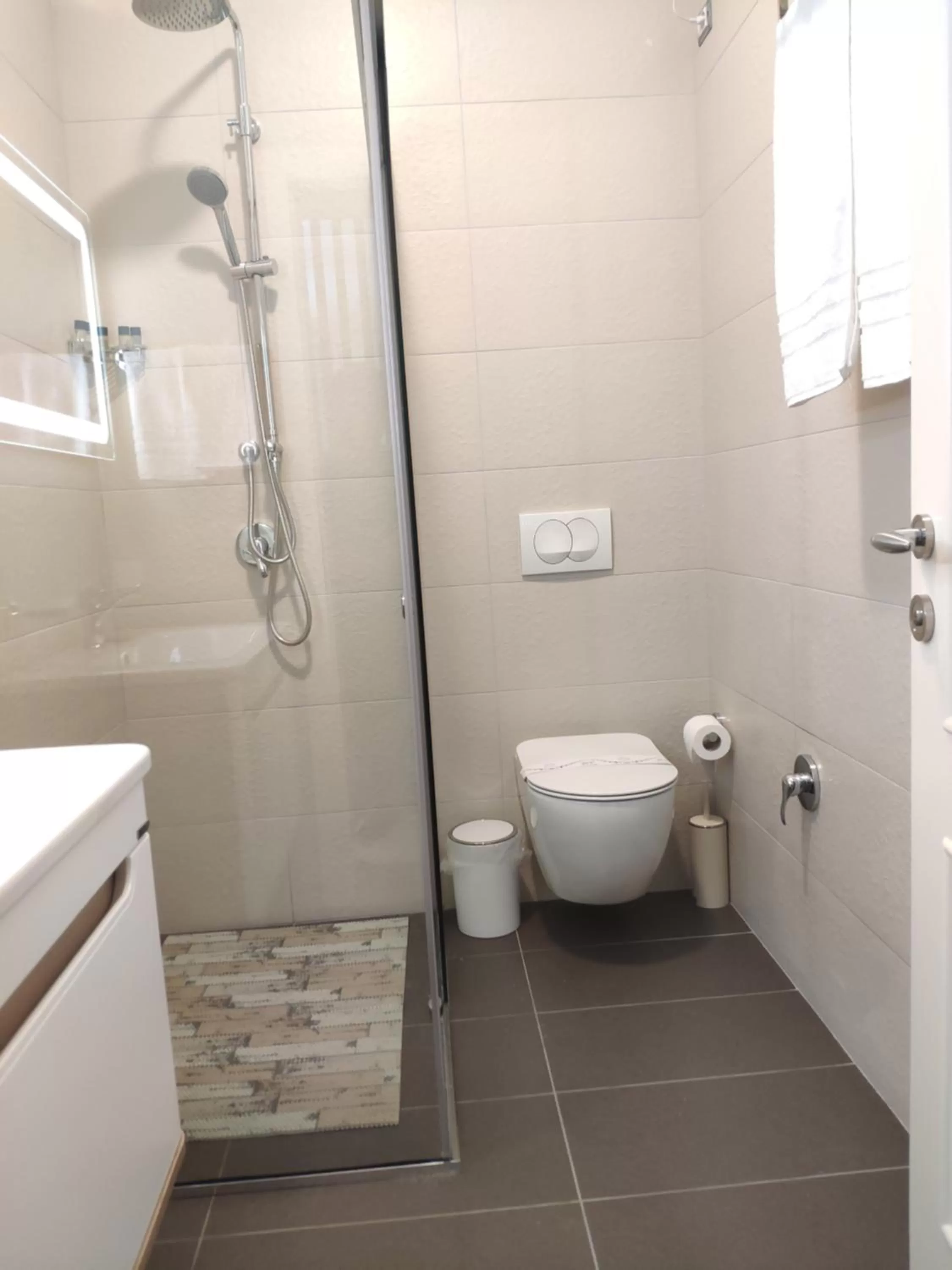 Bathroom in Hotel TREVA