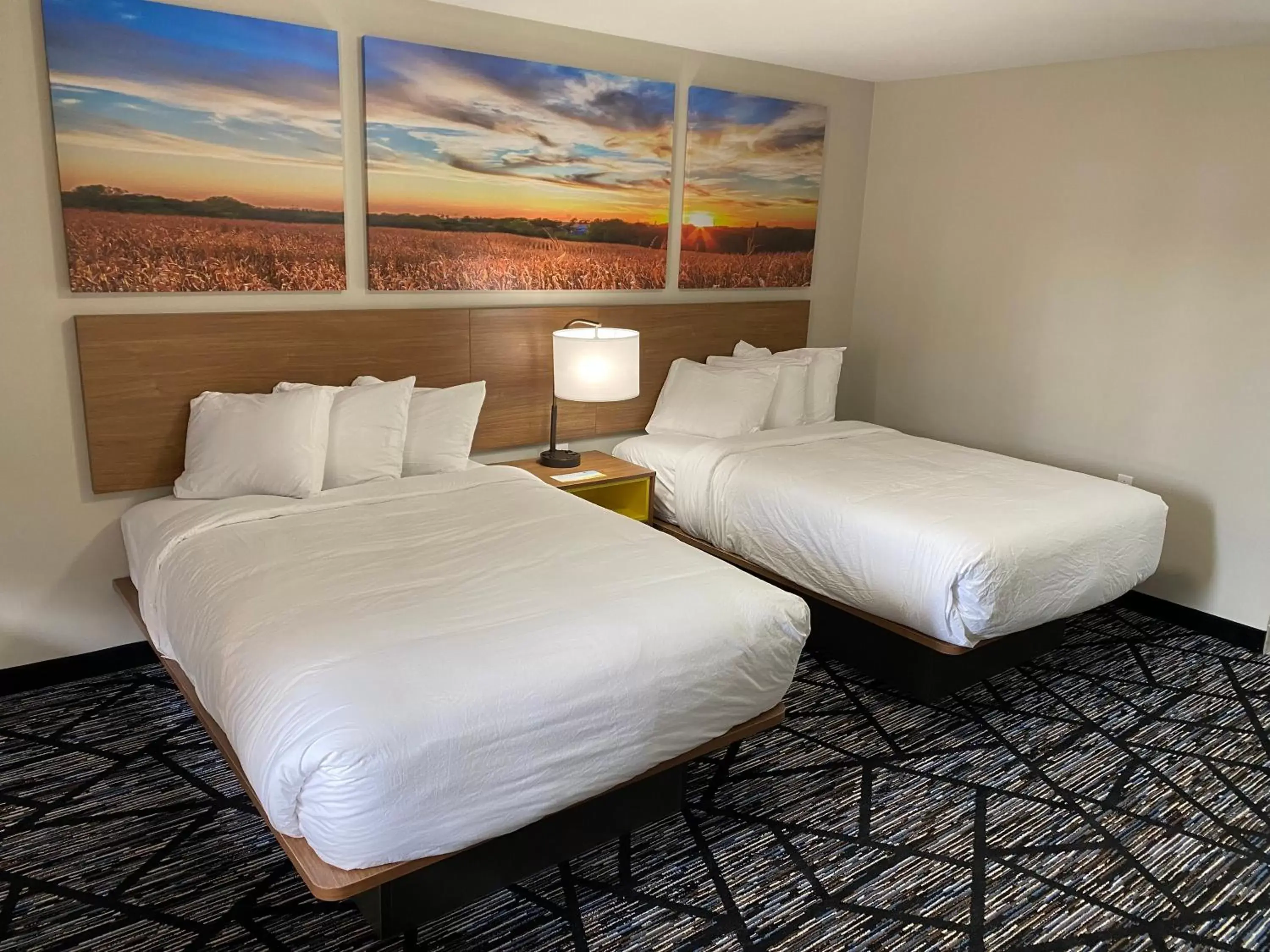 Photo of the whole room, Bed in Days Inn by Wyndham Lake Charles