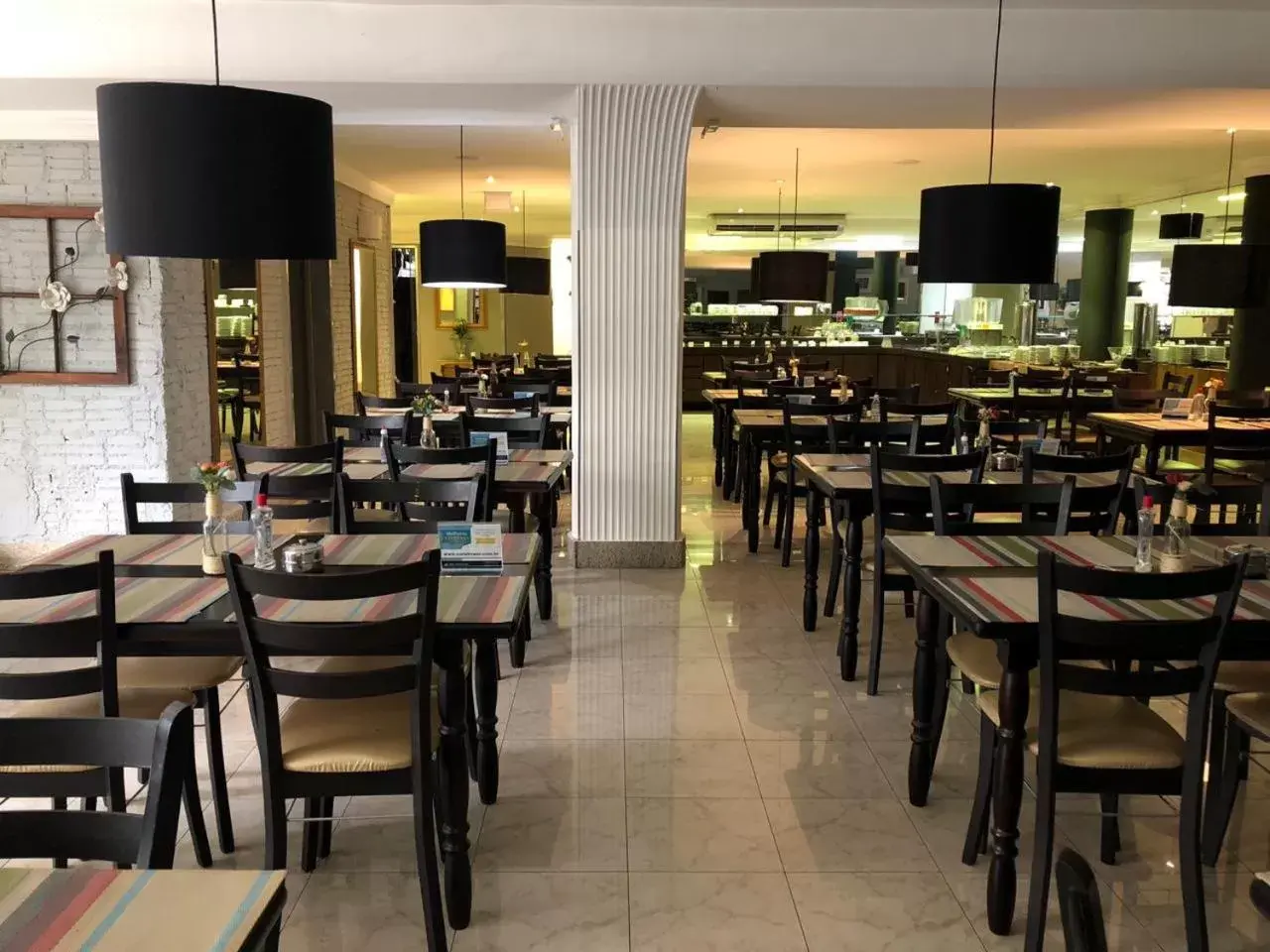 Restaurant/Places to Eat in Coral Hotel - Próximo Av Carlos Gomes, PUCRS