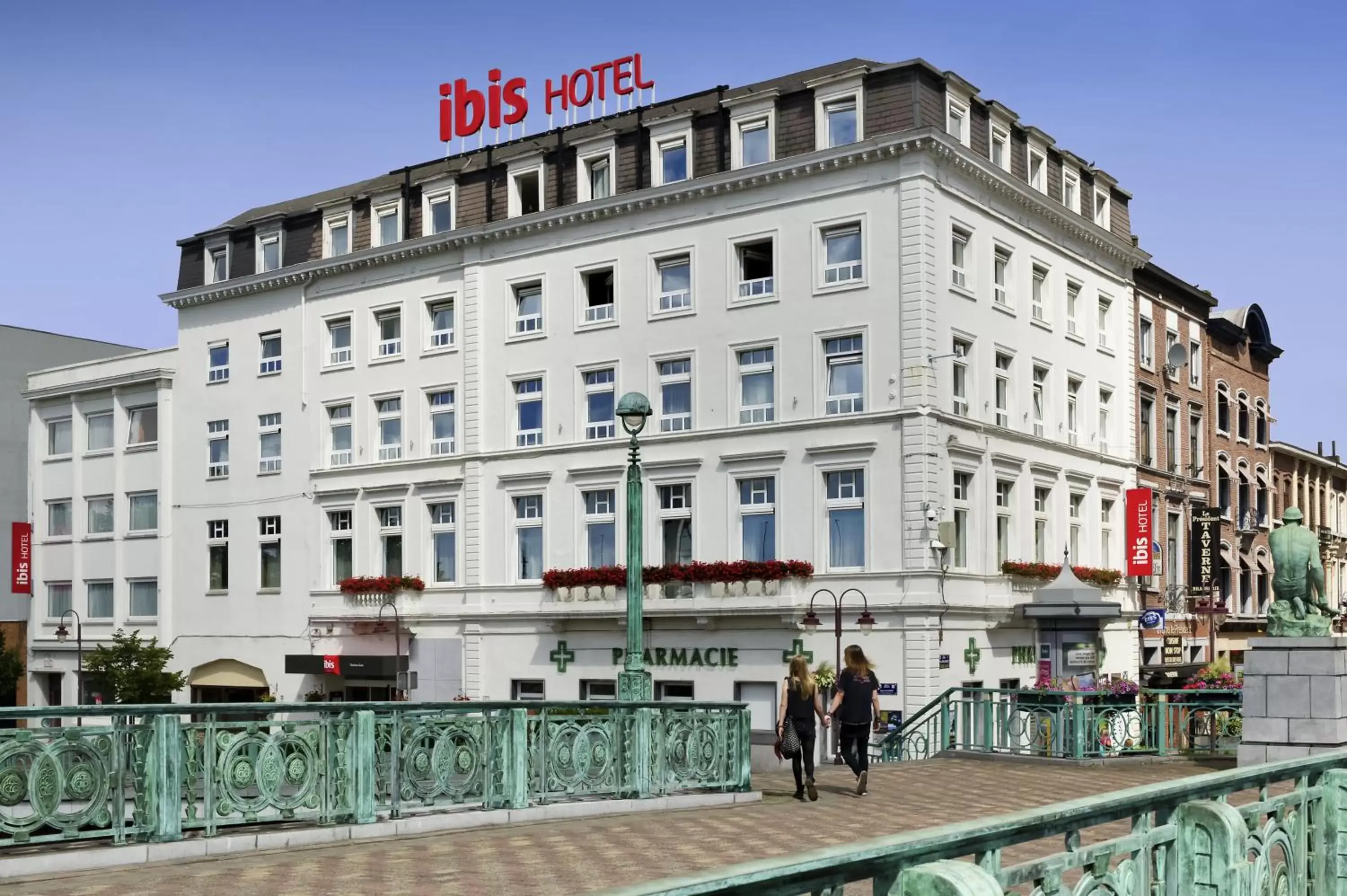 Facade/entrance, Property Building in ibis Charleroi Centre Gare