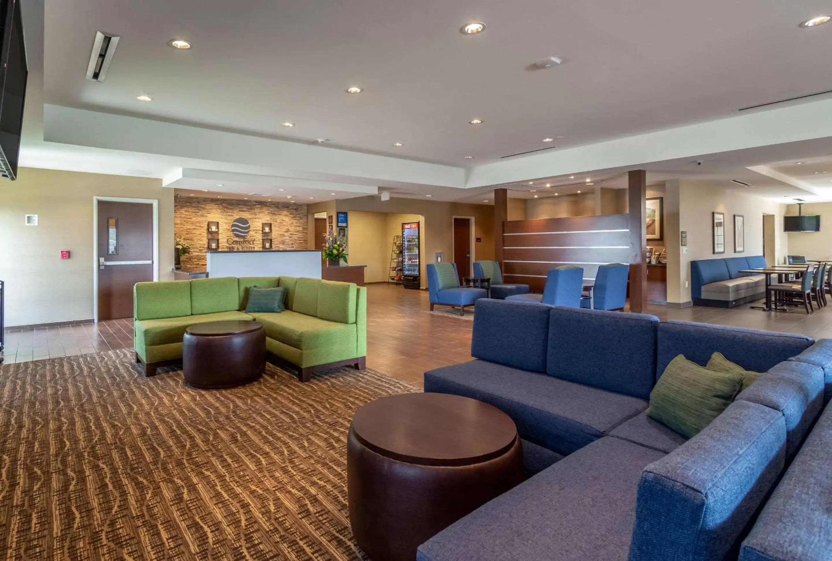 Lobby or reception, Seating Area in Comfort Inn & Suites - Harrisburg Airport - Hershey South