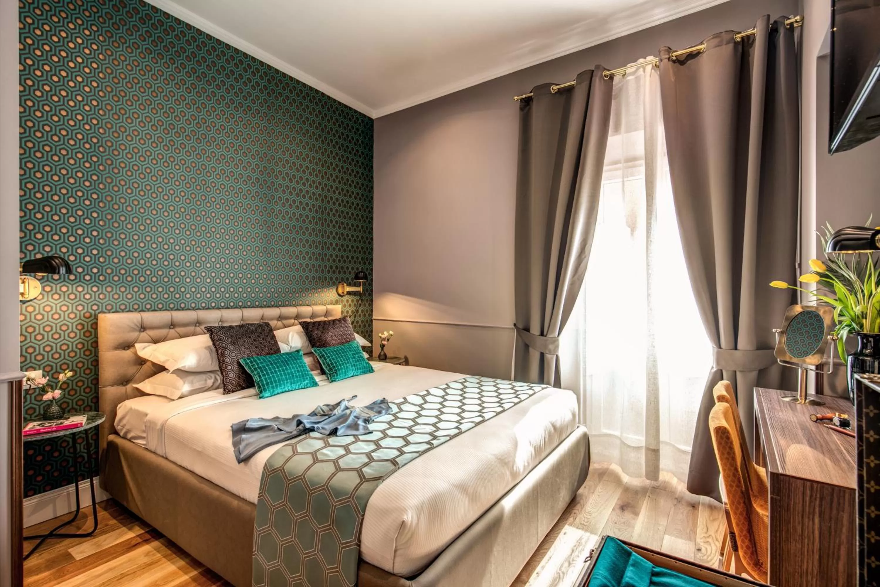 Bed in Tree Charme Parliament Boutique Hotel