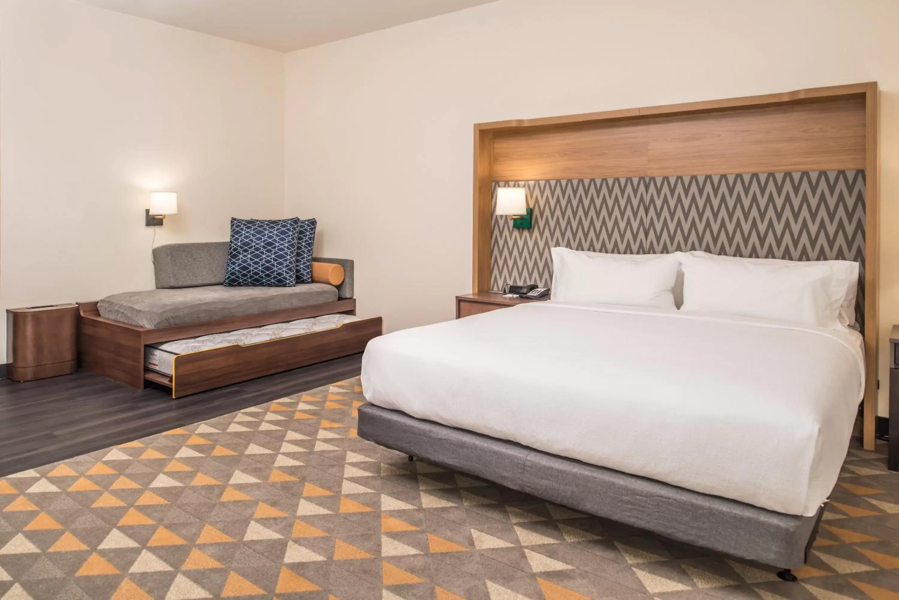 Photo of the whole room, Bed in Holiday Inn Joplin, an IHG Hotel