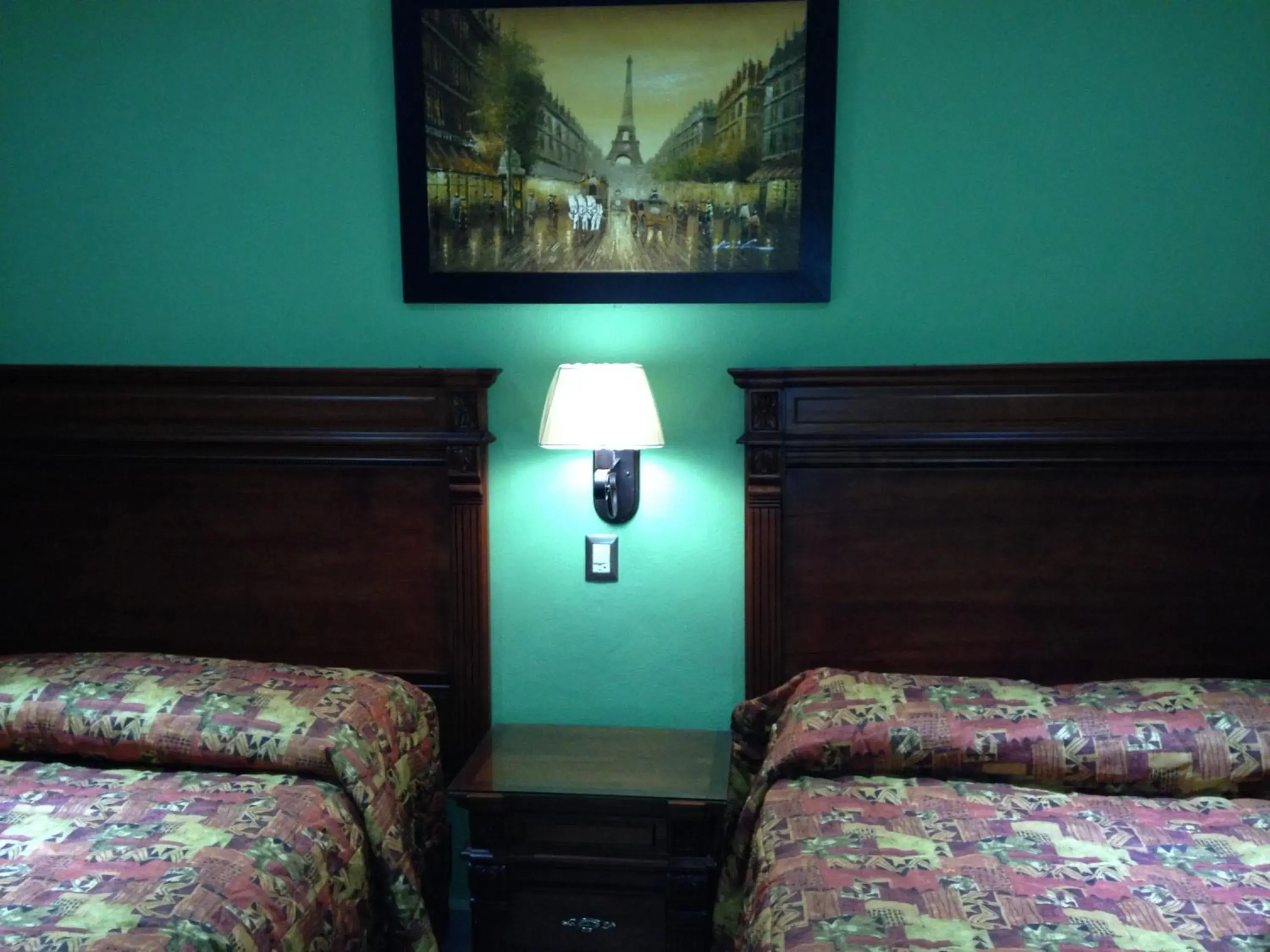 Bedroom, Bed in Terracota Corner Rooms