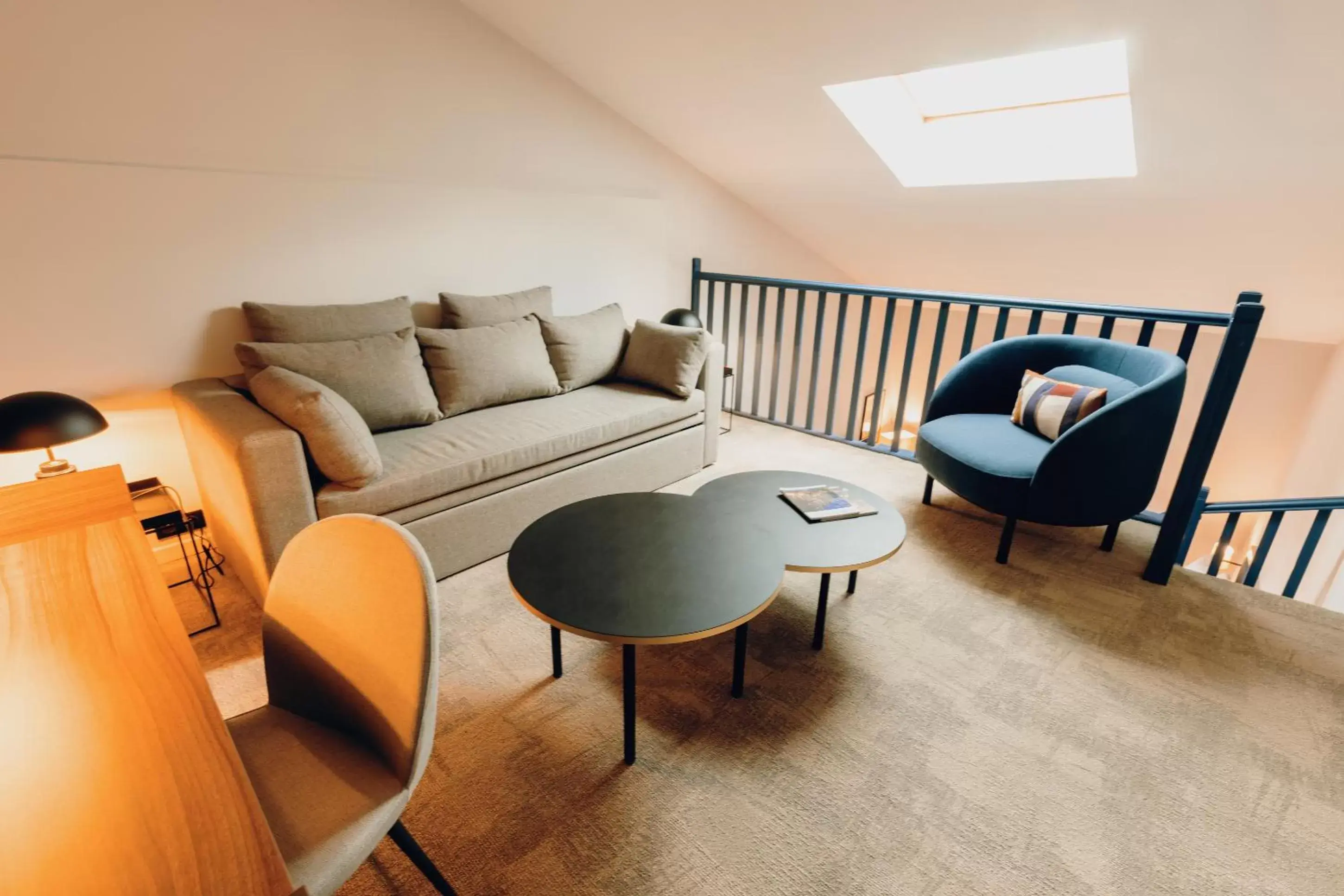 Living room, Seating Area in Hostellerie Cèdre & Spa Beaune