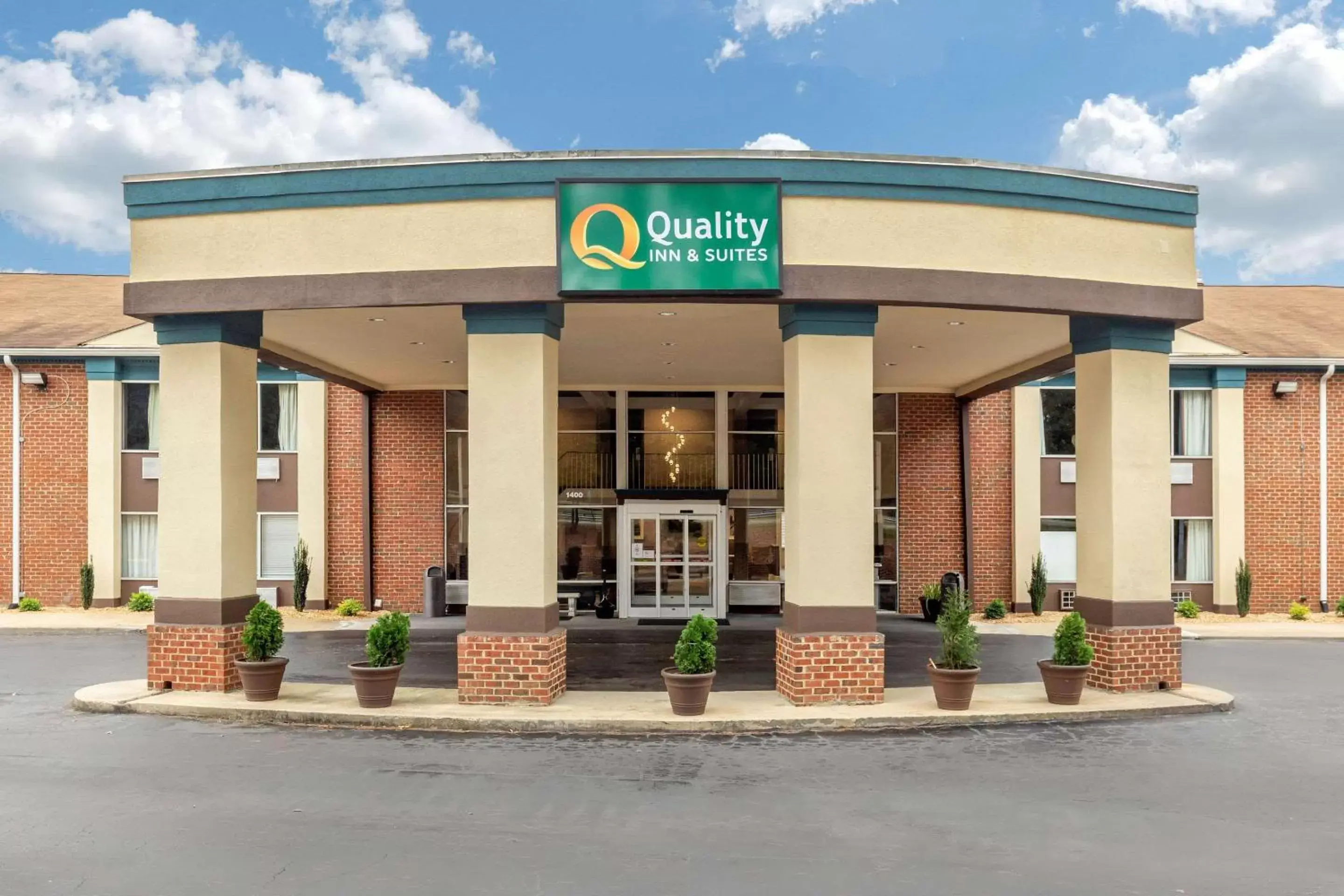 Property building in Quality Inn & Suites Apex-Holly Springs