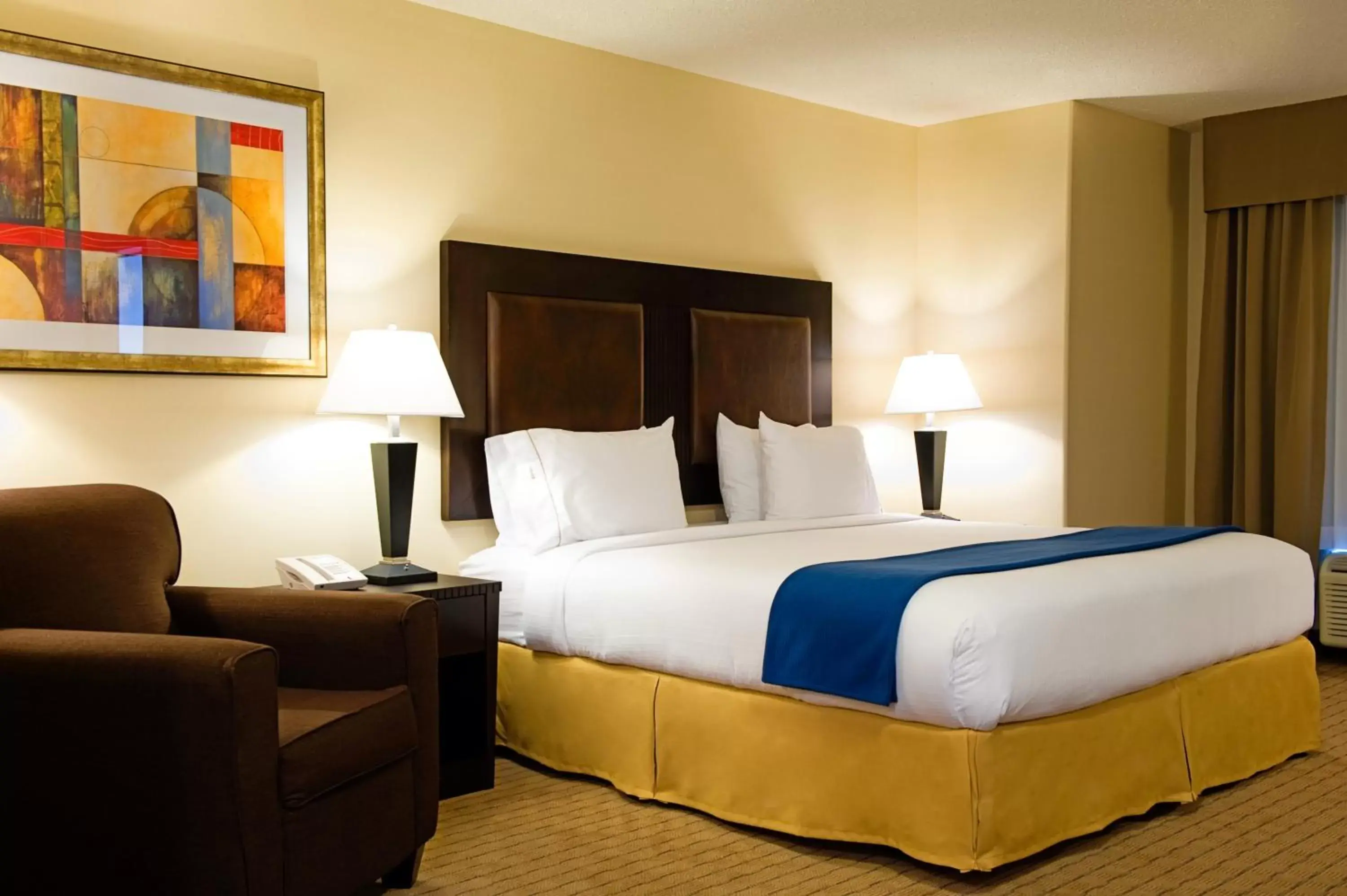 Photo of the whole room, Bed in Holiday Inn Express & Suites-Regina-South, an IHG Hotel