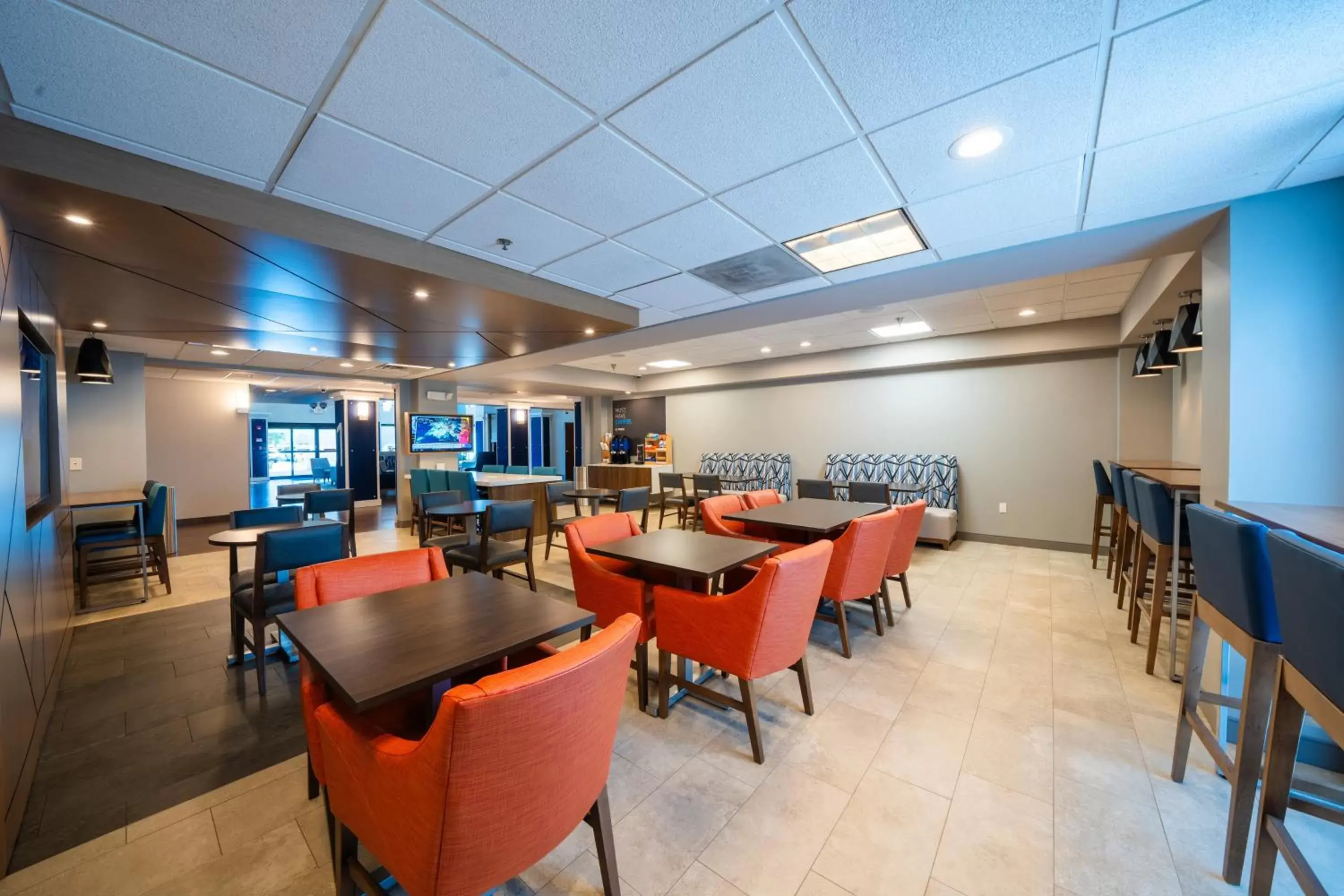 Breakfast, Restaurant/Places to Eat in Holiday Inn Express Hotel & Suites Tampa-Oldsmar, an IHG Hotel