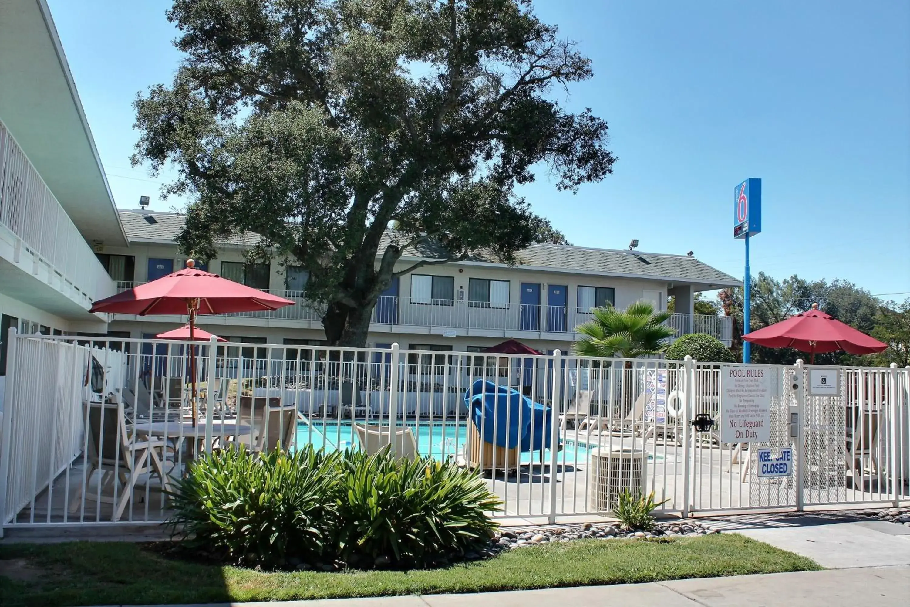 Facade/entrance, Property Building in Motel 6-Atascadero, CA