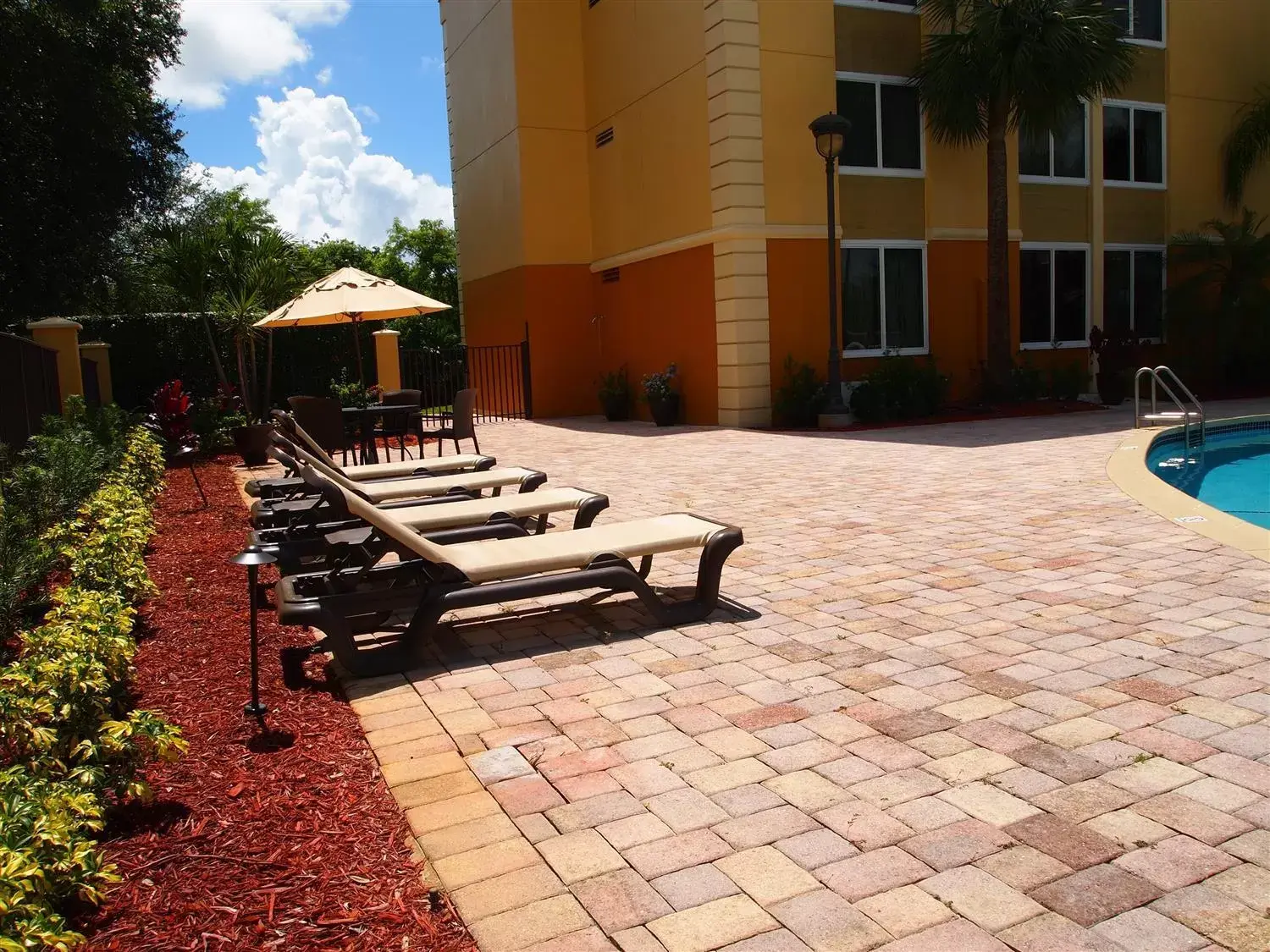 Swimming Pool in Best Western Ft Lauderdale I-95 Inn