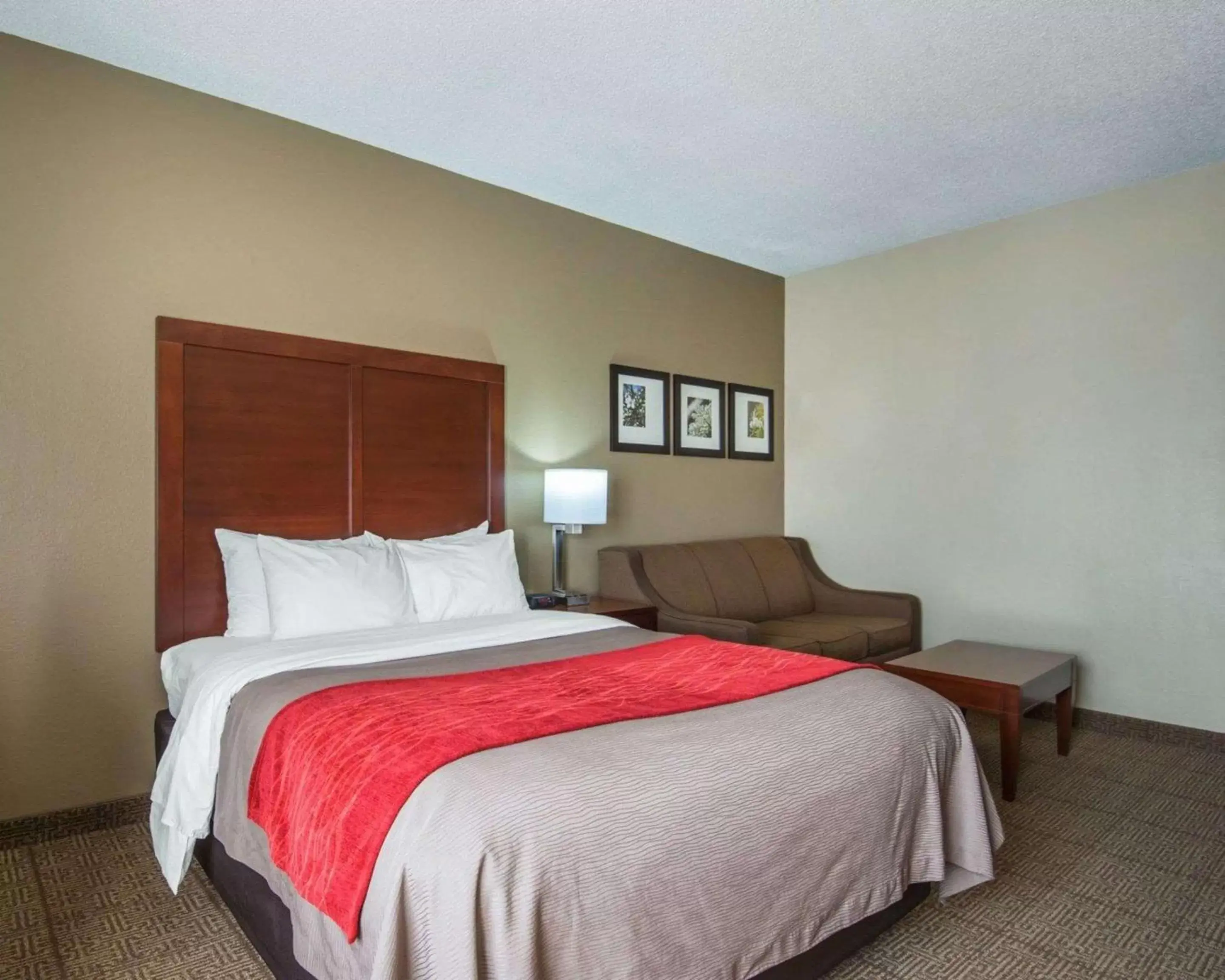 Bedroom, Bed in Comfort Inn Grain Valley