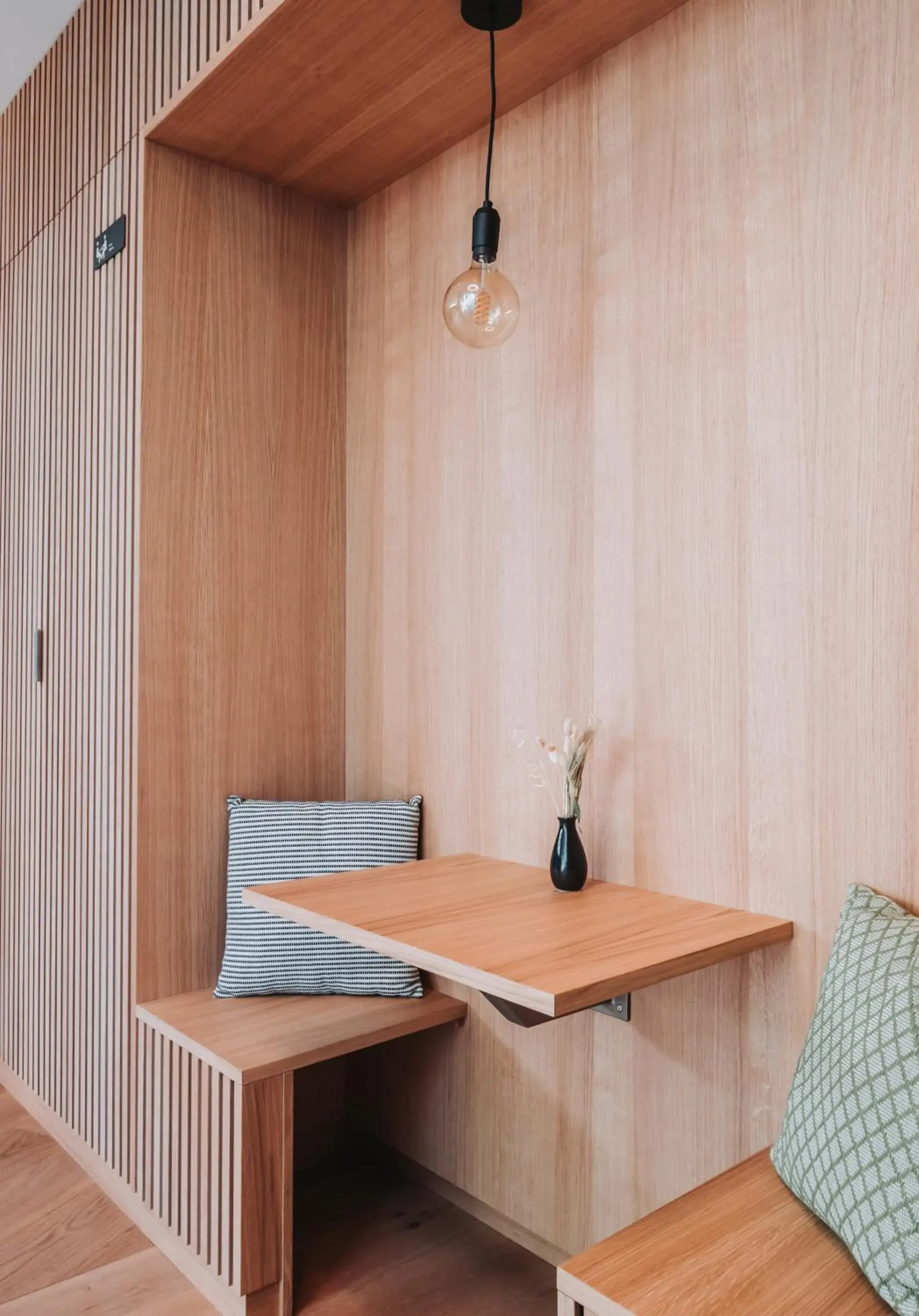 Restaurant/places to eat in Montreux Youth Hostel Restaurant/places to eat in Montreux Youth Hostel