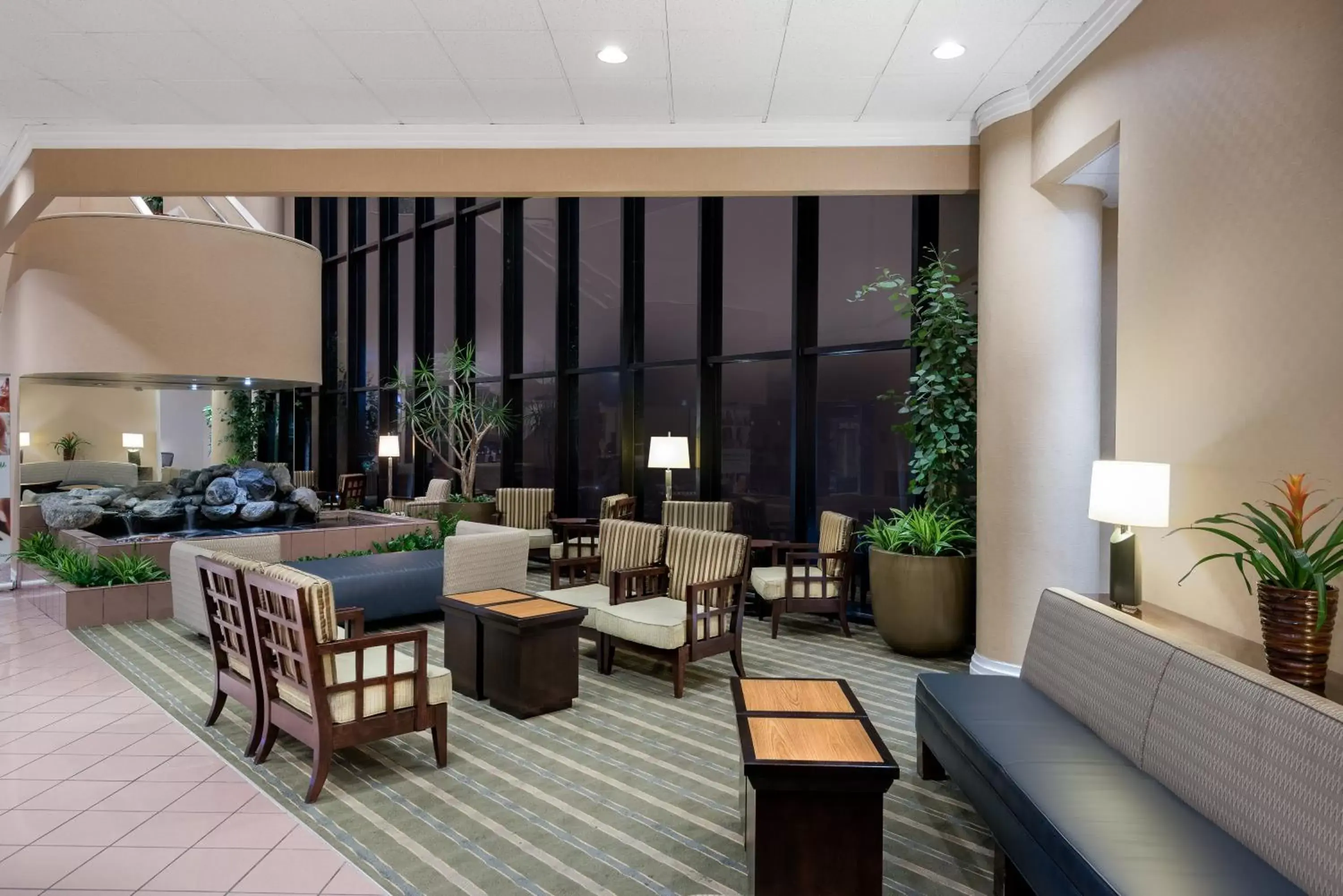Property building in Holiday Inn Los Angeles Gateway-Torrance by IHG Property building in Holiday Inn Los Angeles Gateway-Torrance by IHG