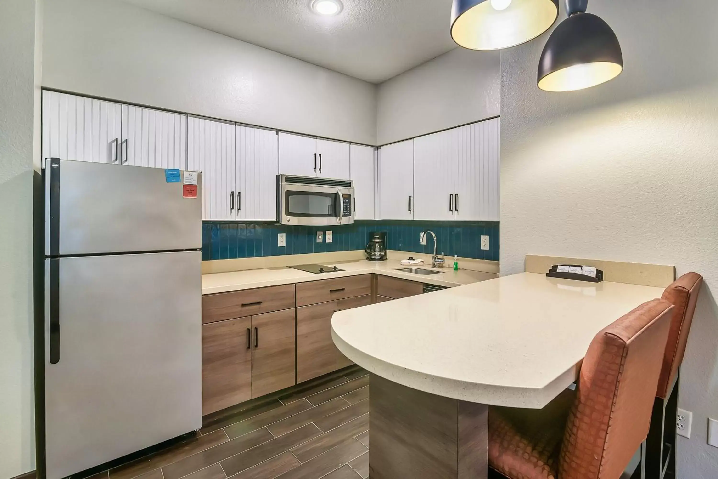 Photo of the whole room, Kitchen/Kitchenette in Staybridge Suites Tyler University Area, an IHG Hotel