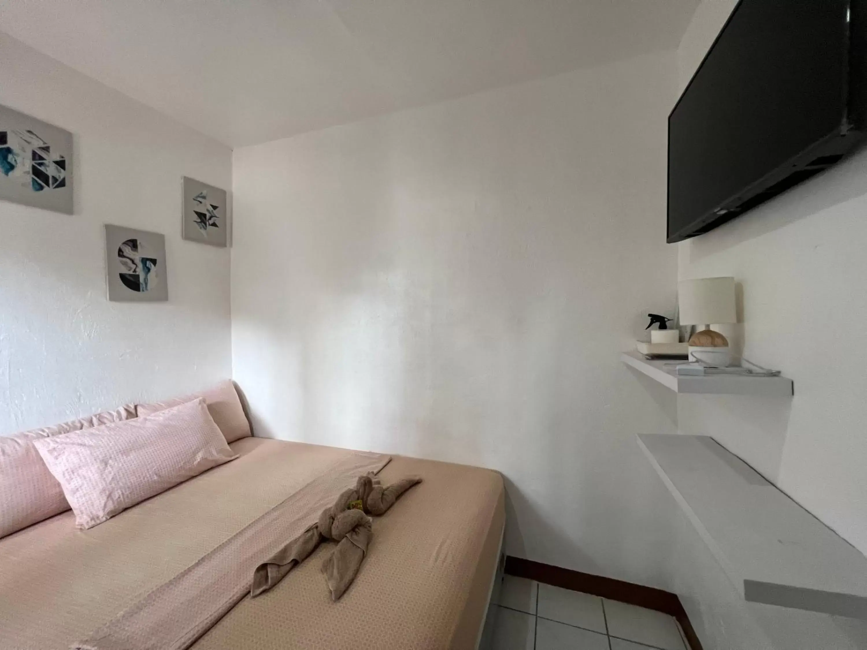 Bedroom, Bed in West Coast Beach House Bedroom, Bed in West Coast Beach House