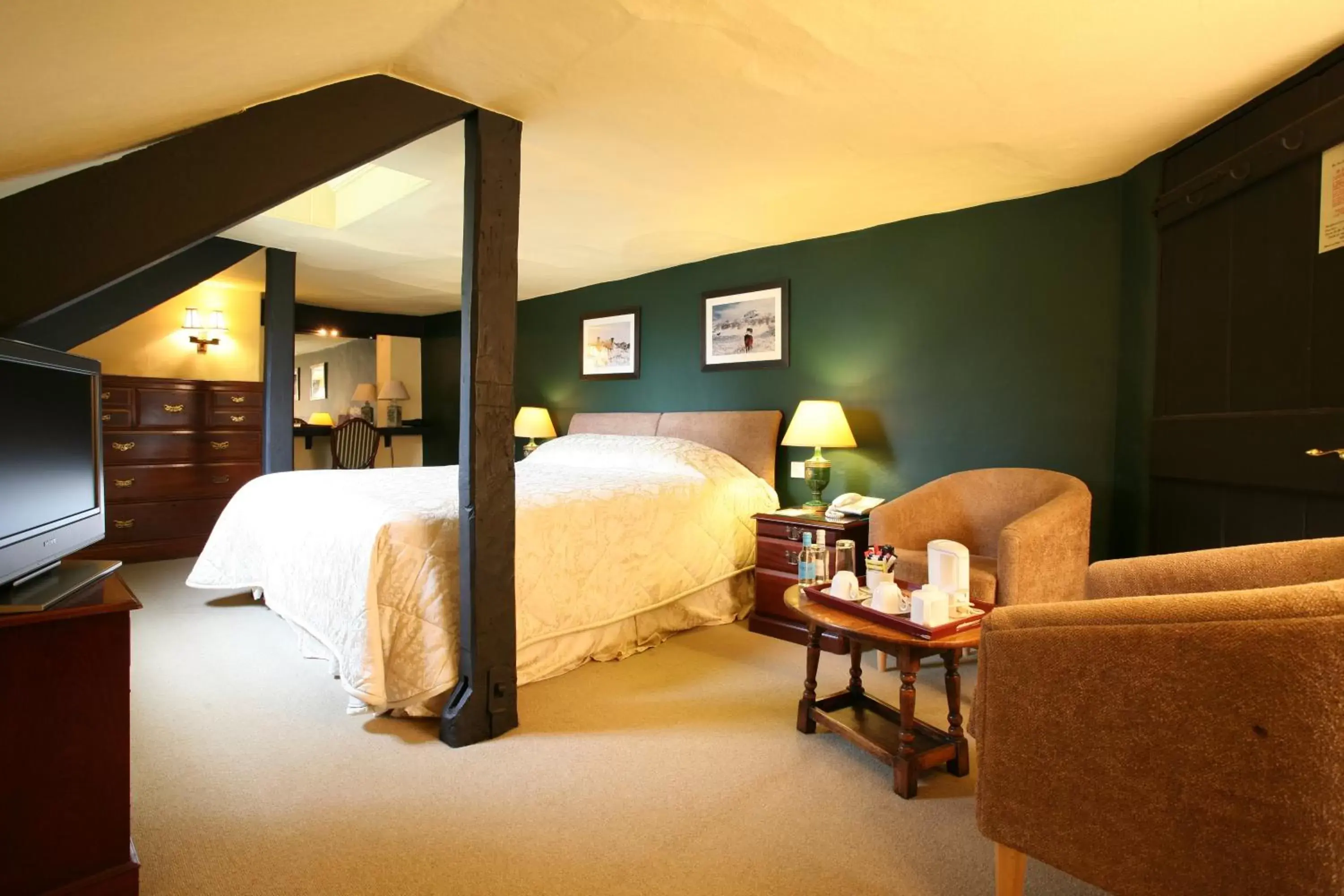 Photo of the whole room, Bed in The Rock Inn Photo of the whole room, Bed in The Rock Inn