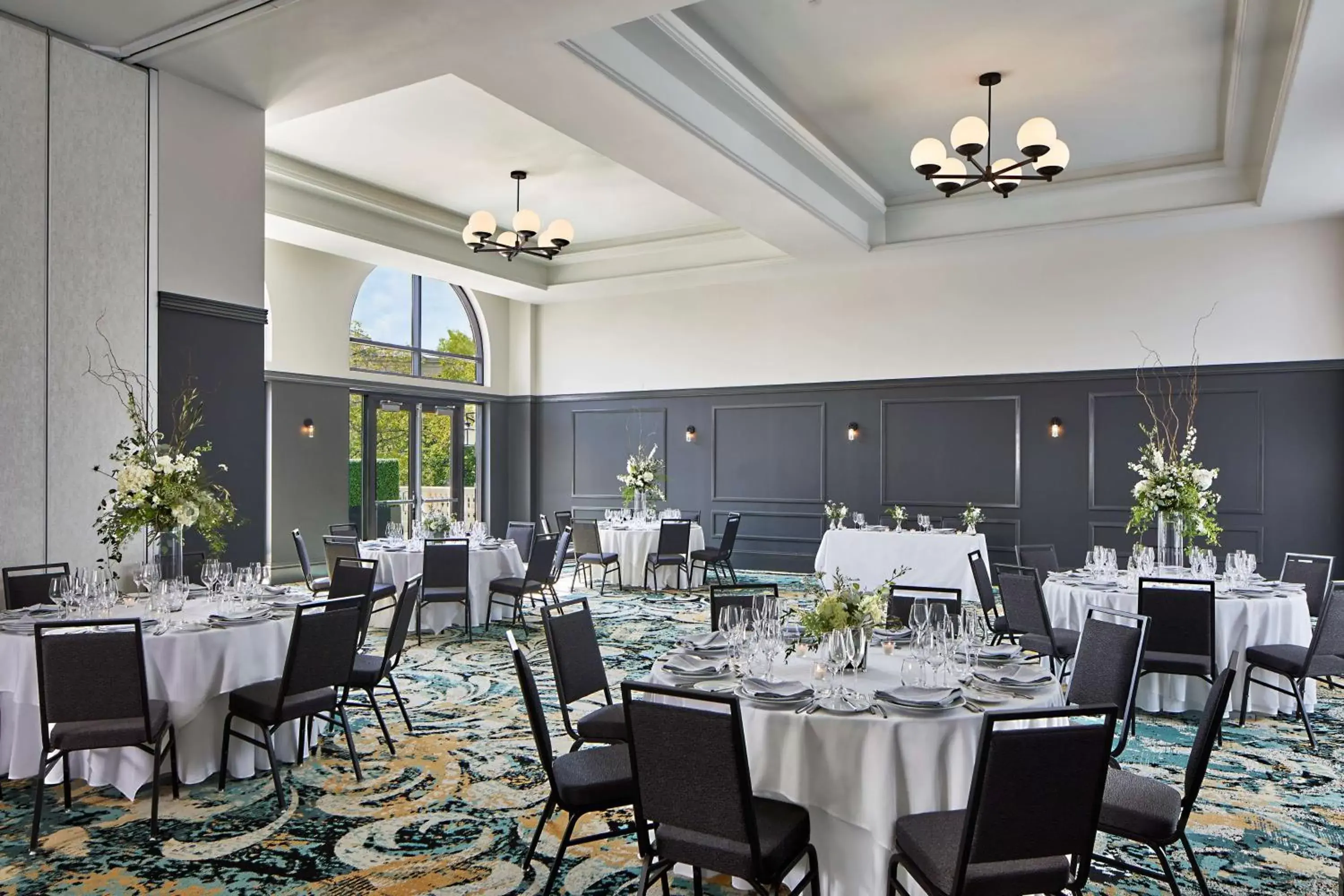Meeting/conference room, Restaurant/Places to Eat in The Hamilton Alpharetta, Curio Collection By Hilton