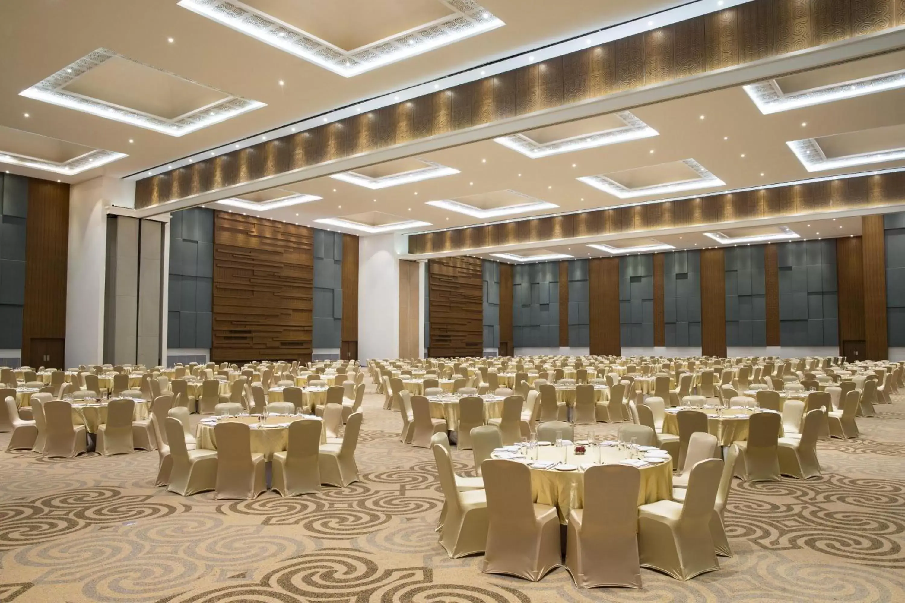 Meeting/conference room, Banquet Facilities in Four Points by Sheraton Makassar
