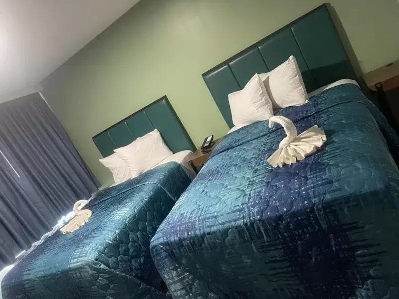 Bed in Hotel Liberty Inn & Suites-JFK Airport- La Guardia Airport