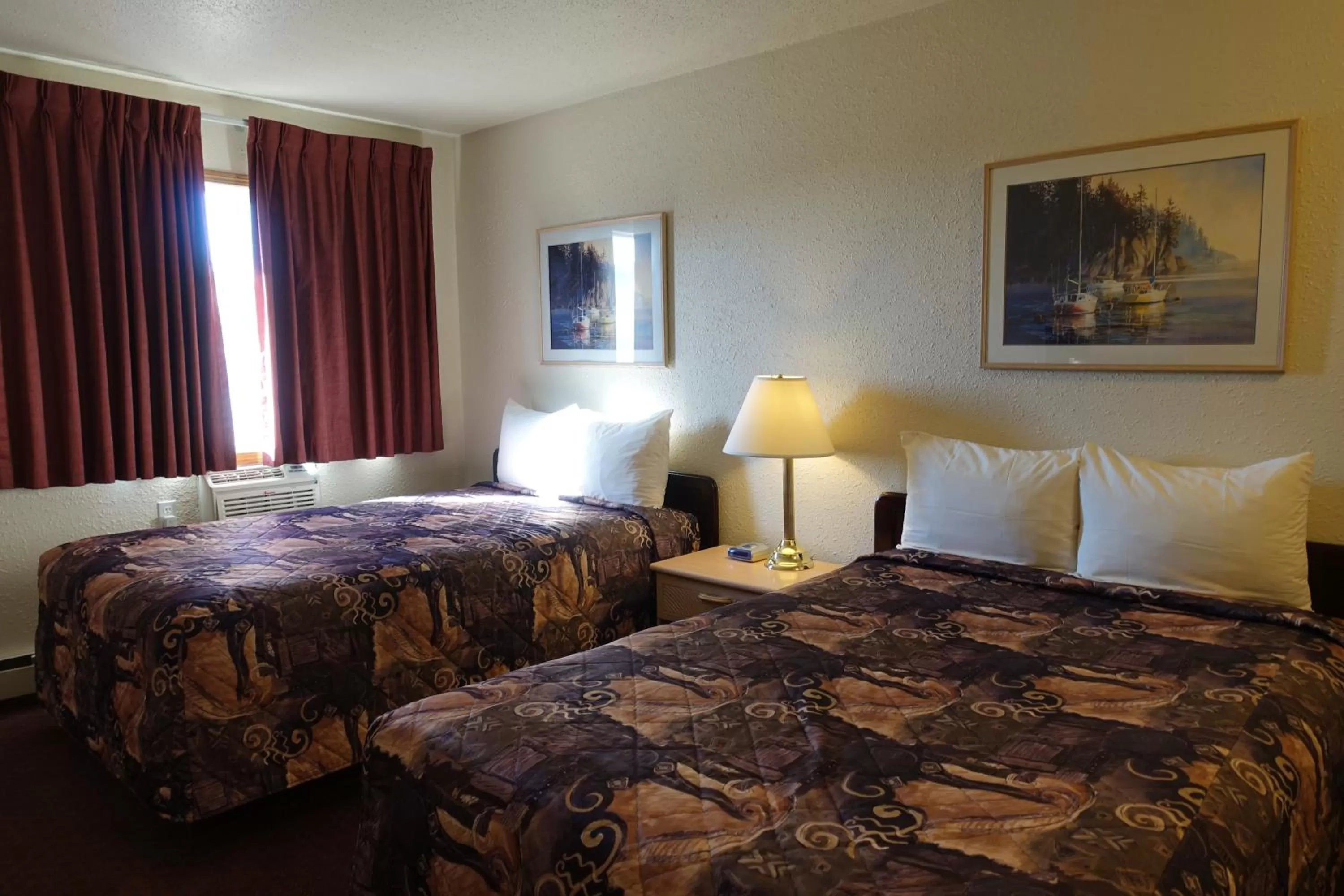 Bedroom in Armada Inn Motel