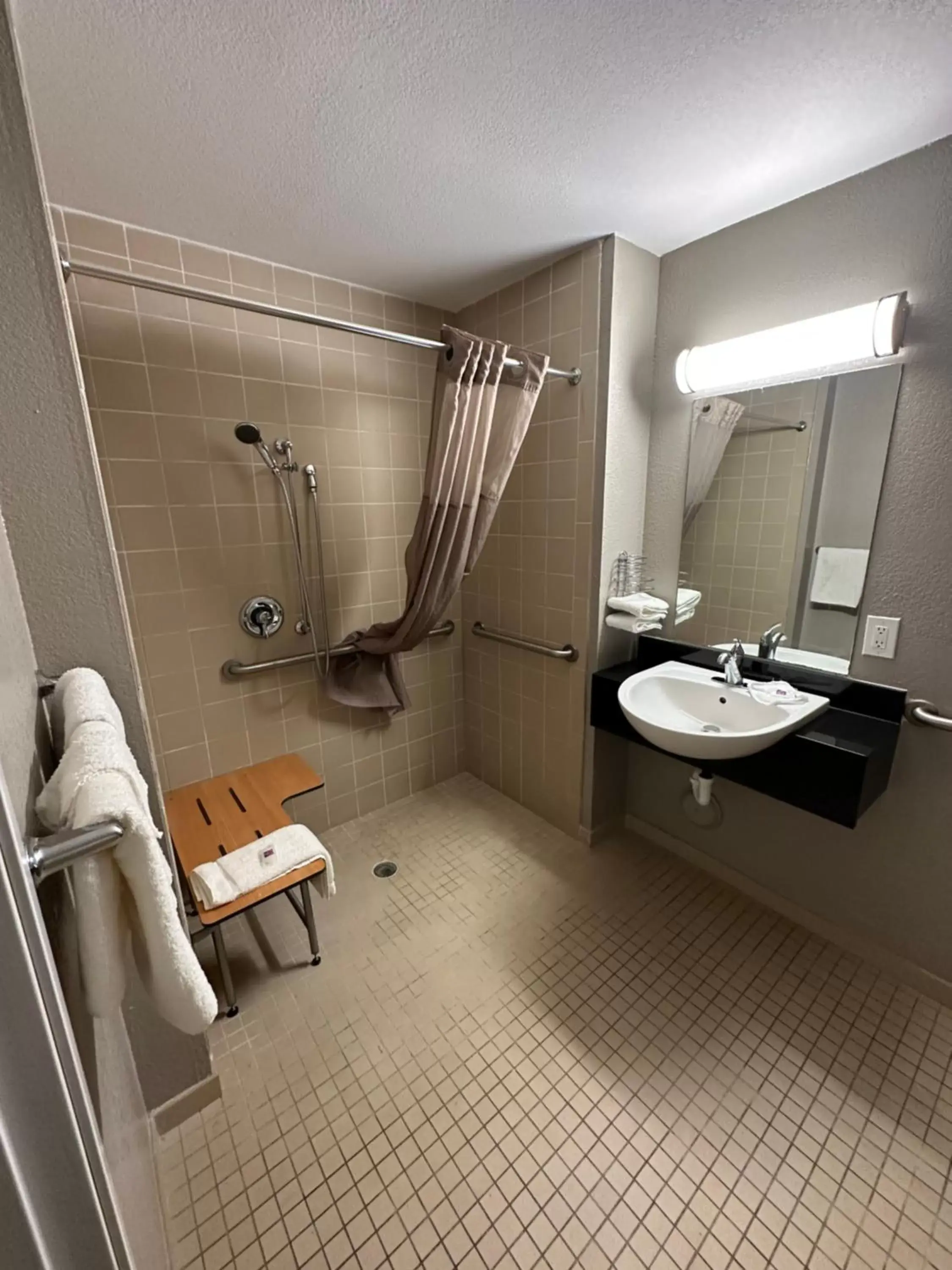 Bathroom in Motel 6-Greensboro, NC - Airport