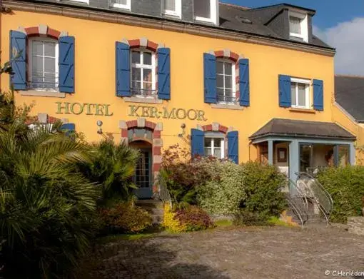 Facade/entrance, Property Building in Hôtel Kermor