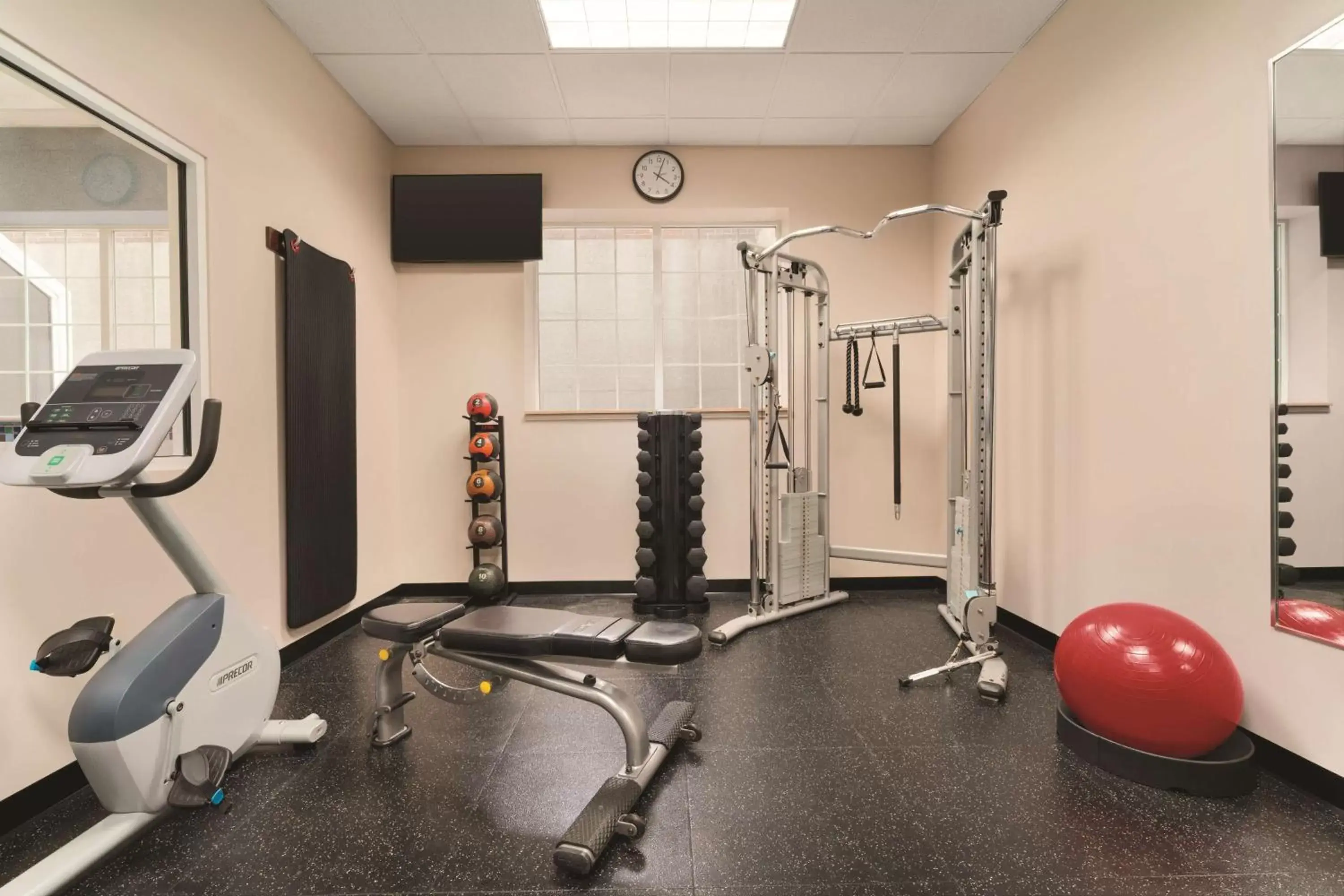 Activities, Fitness Center/Facilities in Country Inn & Suites by Radisson, Grand Rapids East, MI