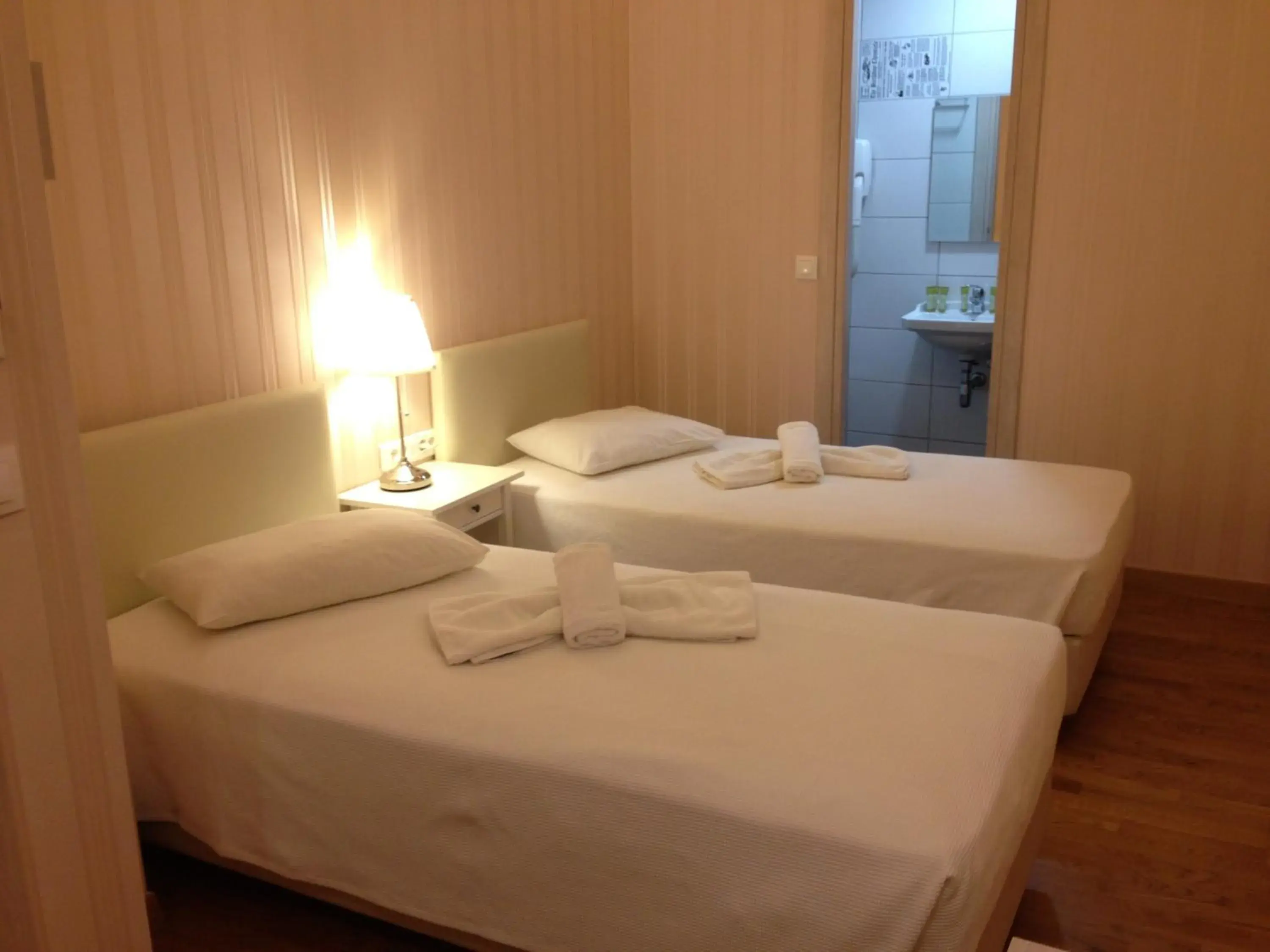 Budget Double or Twin Room with no window - Basement in Phidias Hotel