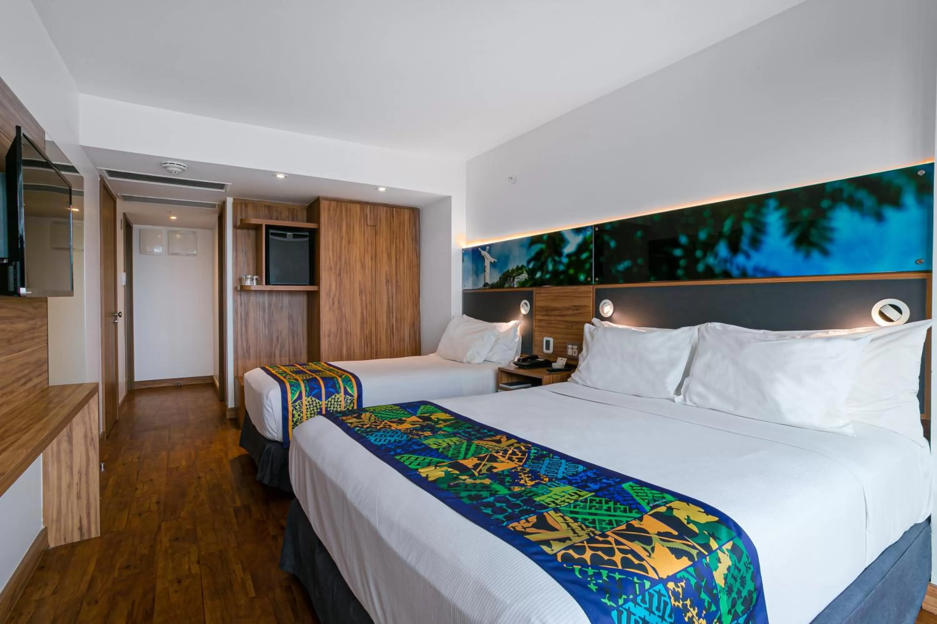 Deluxe Triple Room in Arena Leme Hotel