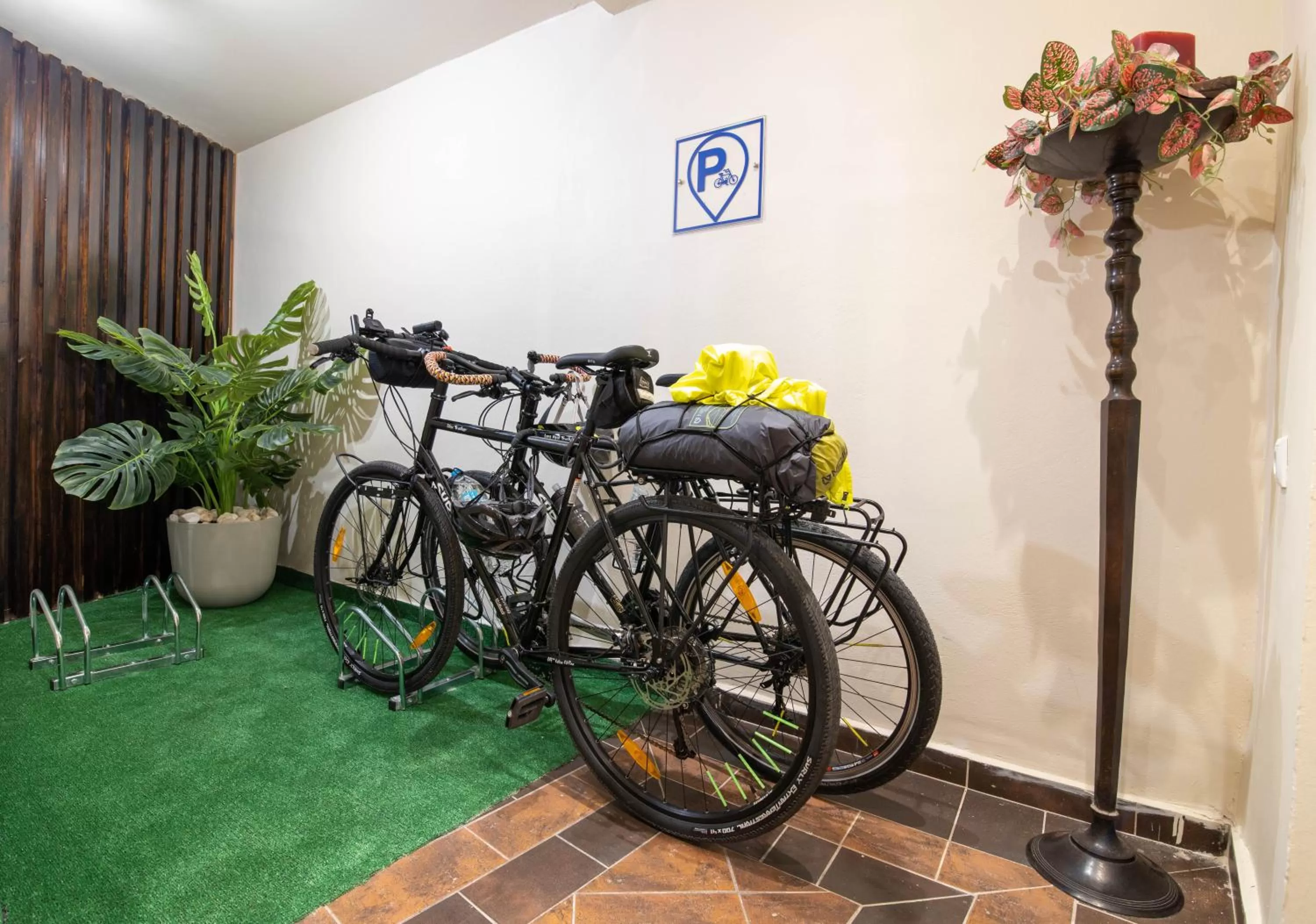 Cycling in Votsalakia Hotel & Luxury Apartments