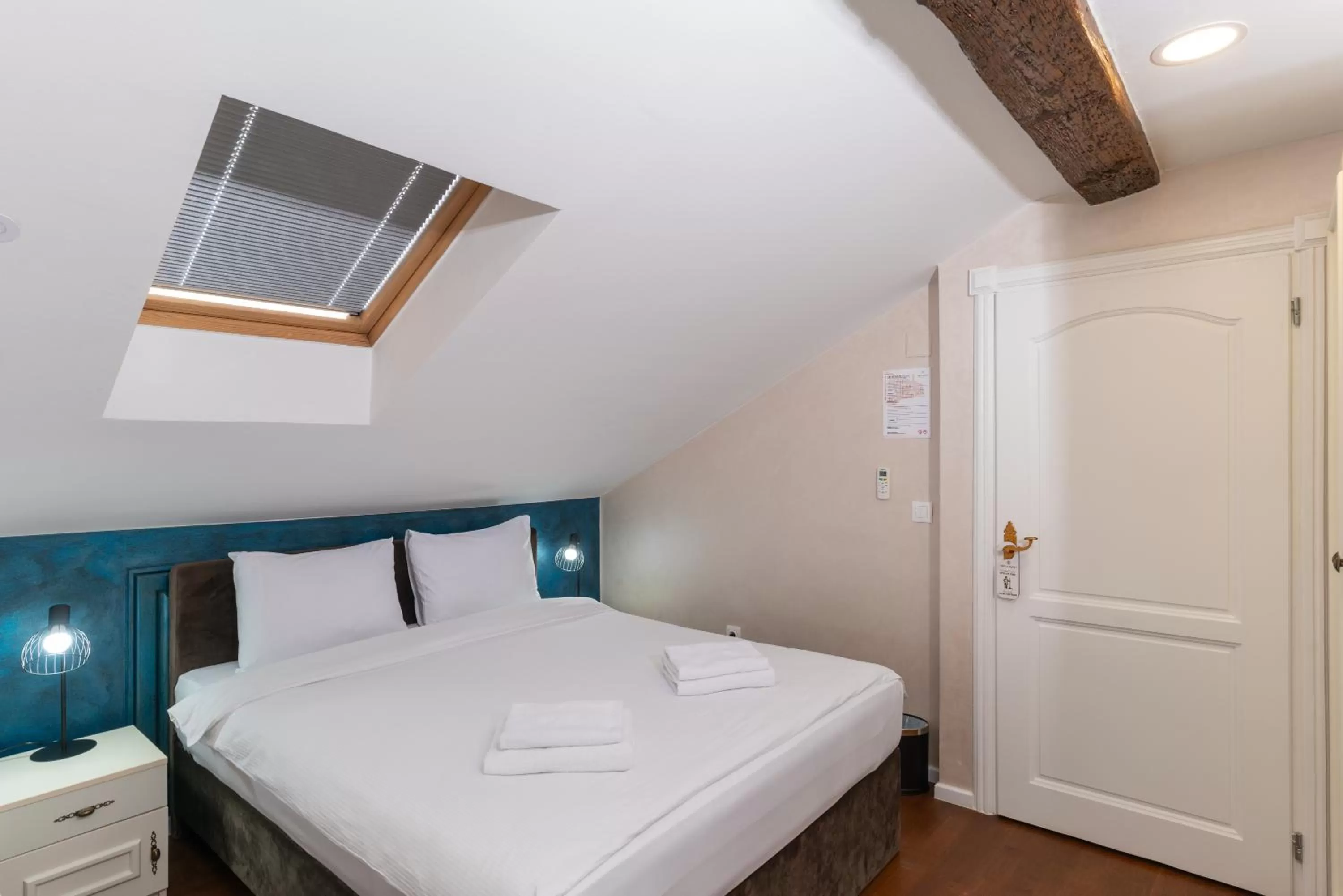 Bedroom, Bed in Ornament Hotel