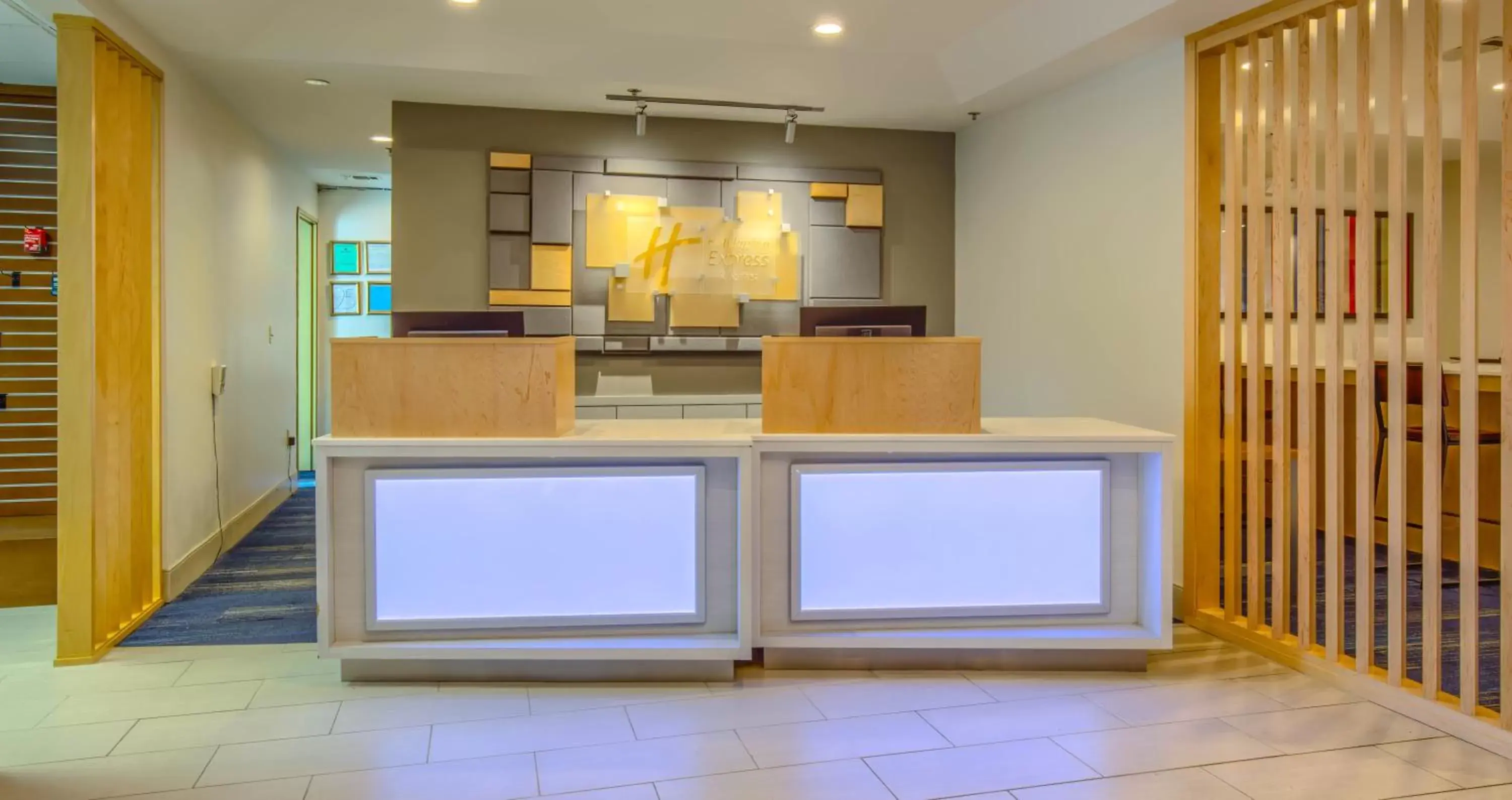 Lobby or reception, Lobby/Reception in Holiday Inn Express Hotel & Suites Gulf Shores, an IHG Hotel