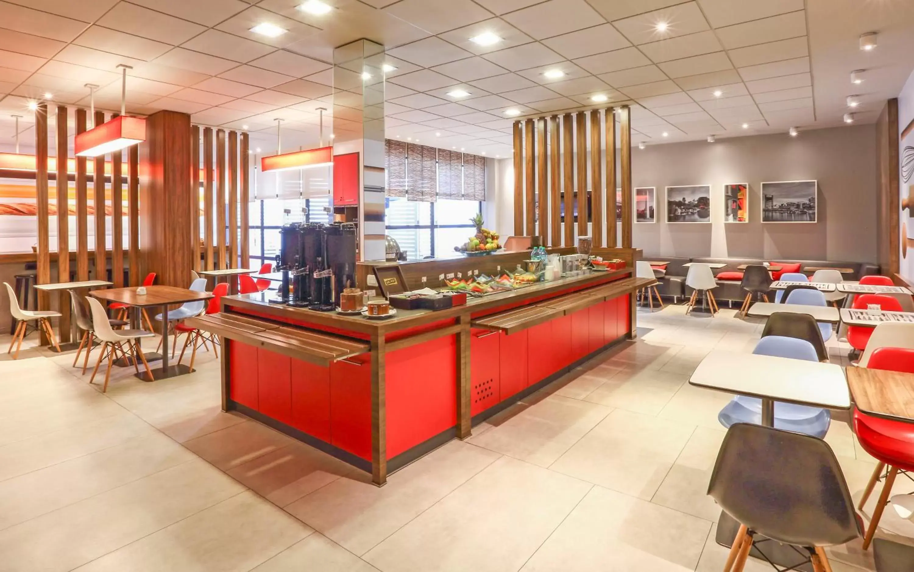 Restaurant/Places to Eat in ibis Buenos Aires Obelisco