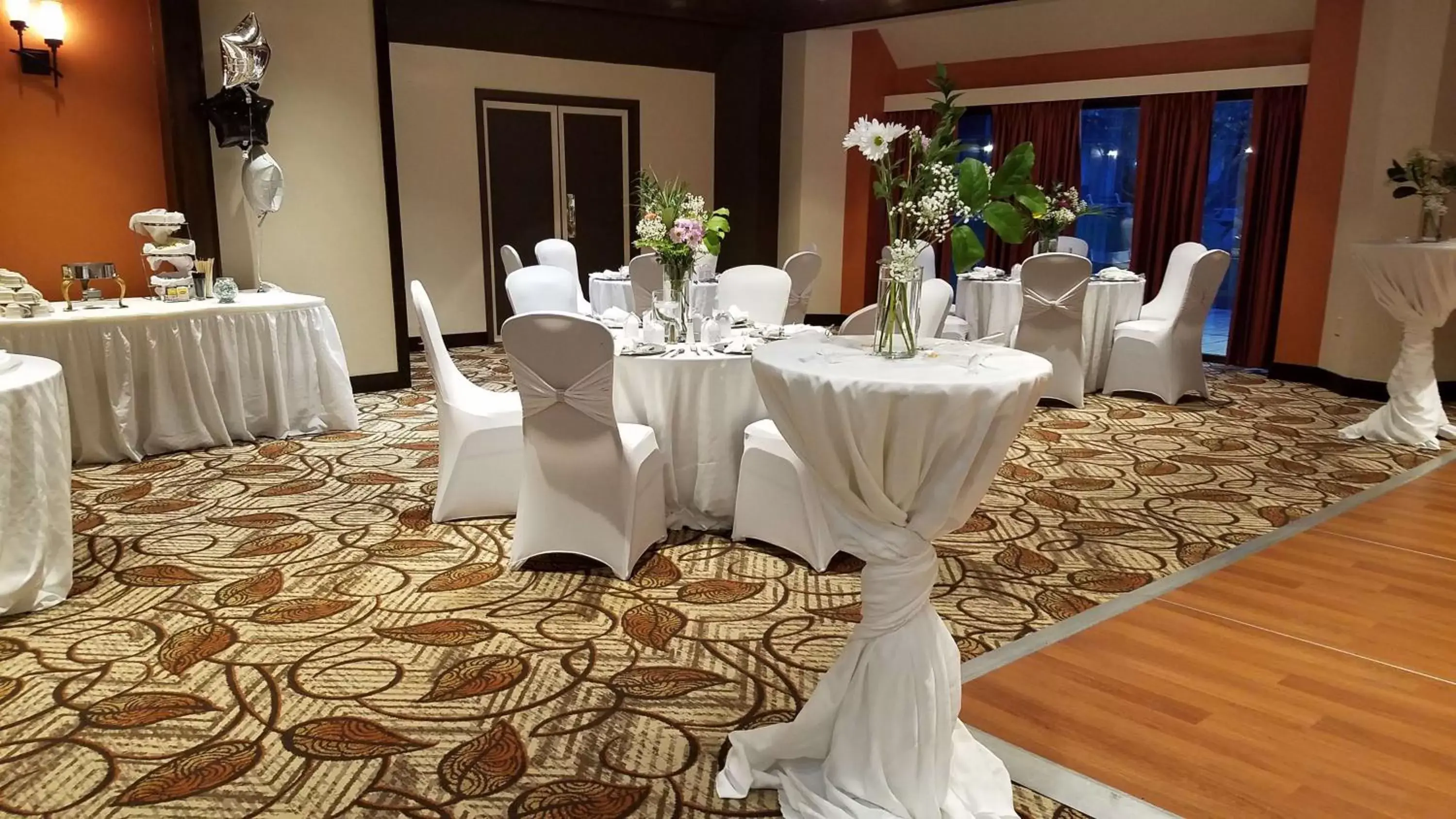 On site, Banquet Facilities in SureStay Plus Hotel by Best Western Lehigh Valley