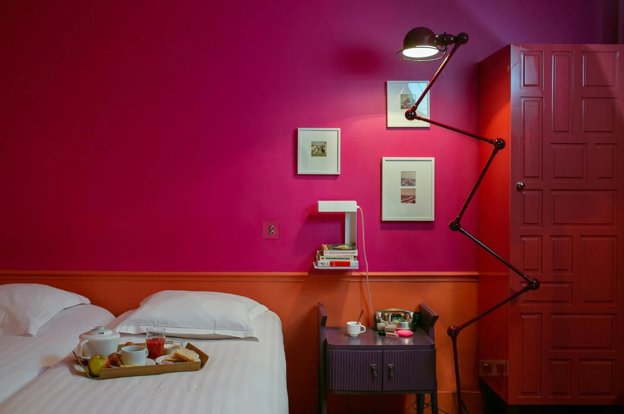 Photo of the whole room, Bed in Hôtel Crayon