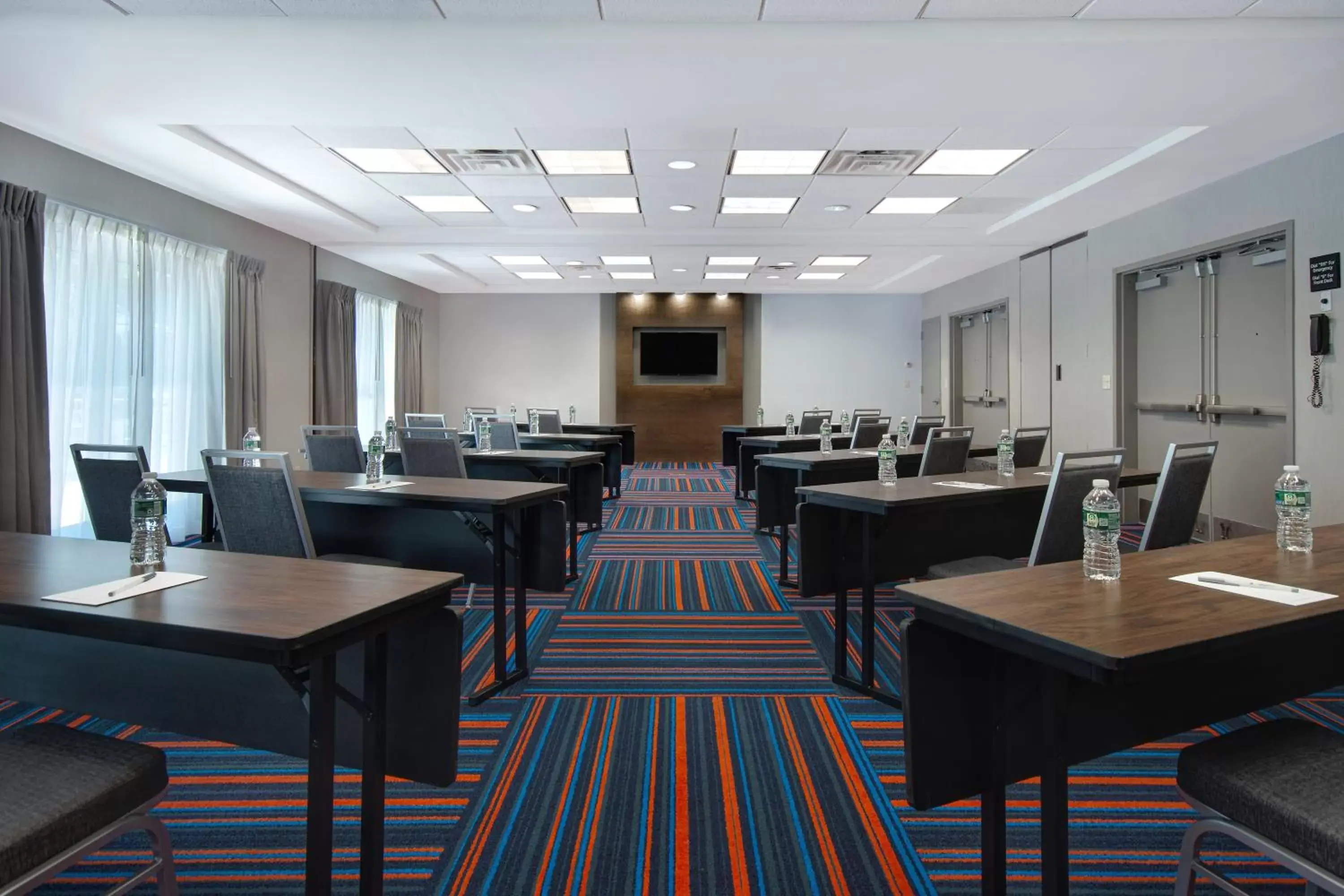 Meeting/conference room, Restaurant/Places to Eat in Hampton Inn & Suites Yonkers