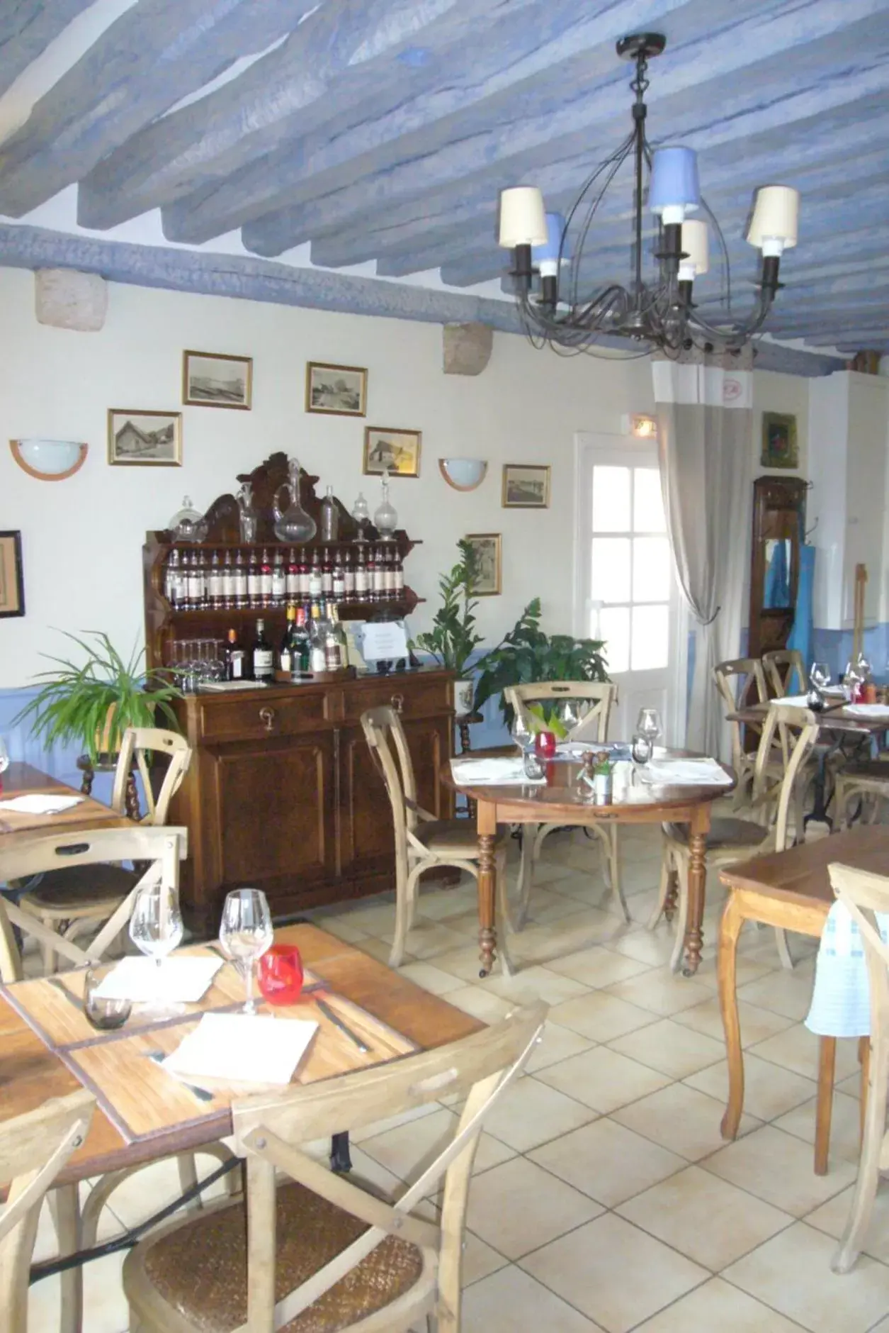Restaurant/Places to Eat in Logis Cote Loire - Auberge Ligerienne