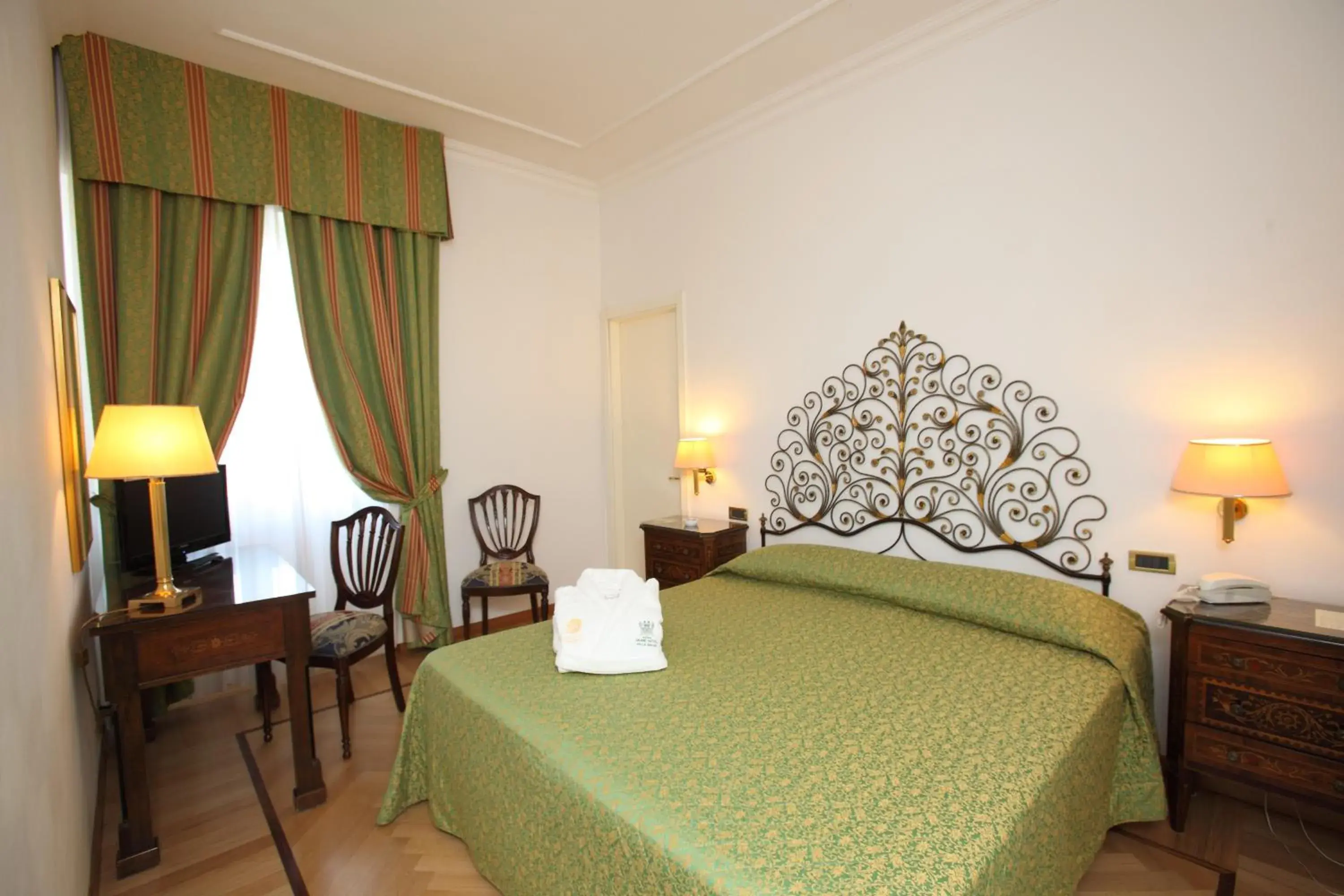 Photo of the whole room, Bed in Grand Hotel Villa Balbi