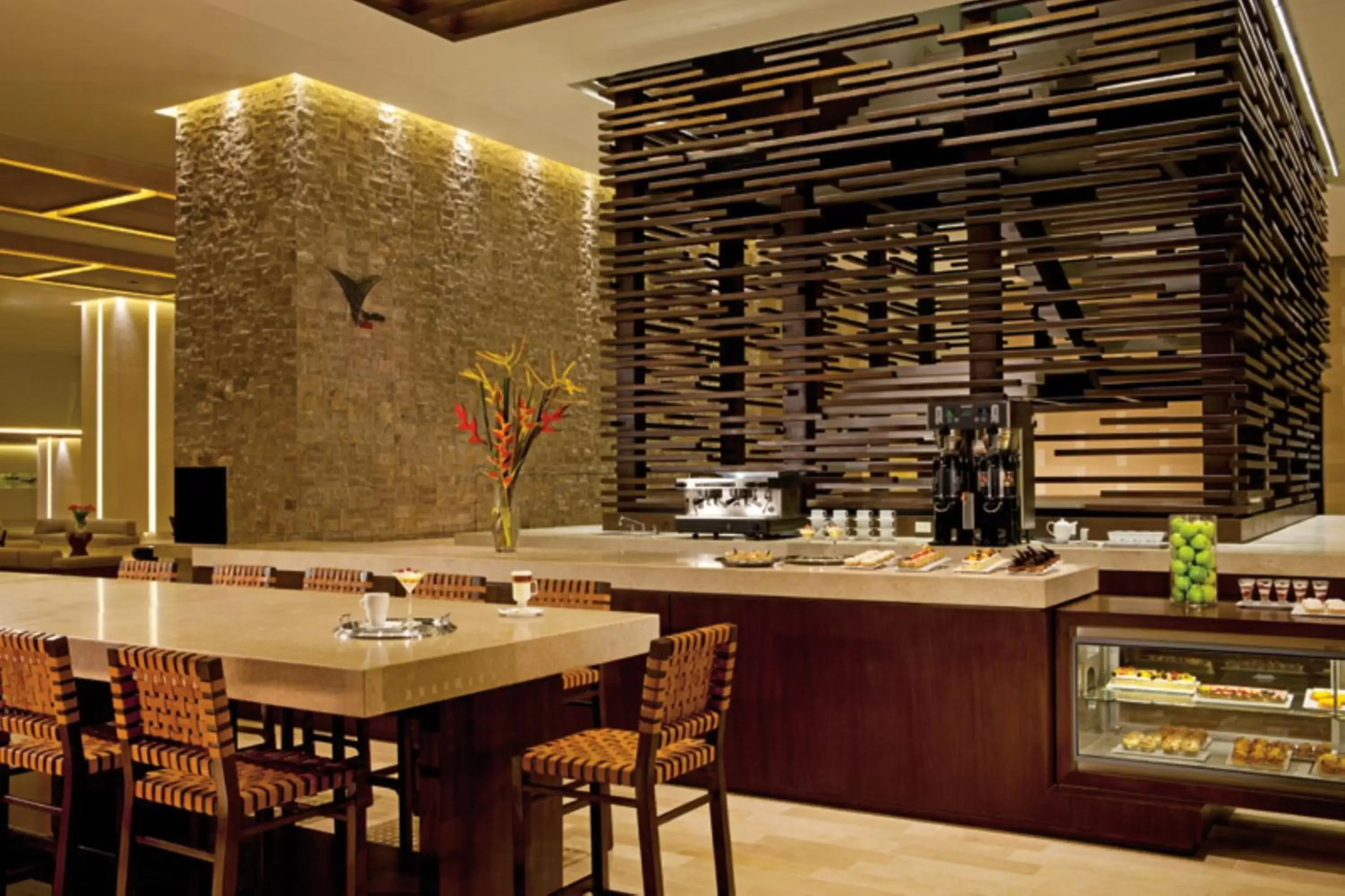 Drinks, Restaurant/Places to Eat in Secrets The Vine Cancun - All Inclusive Adults Only