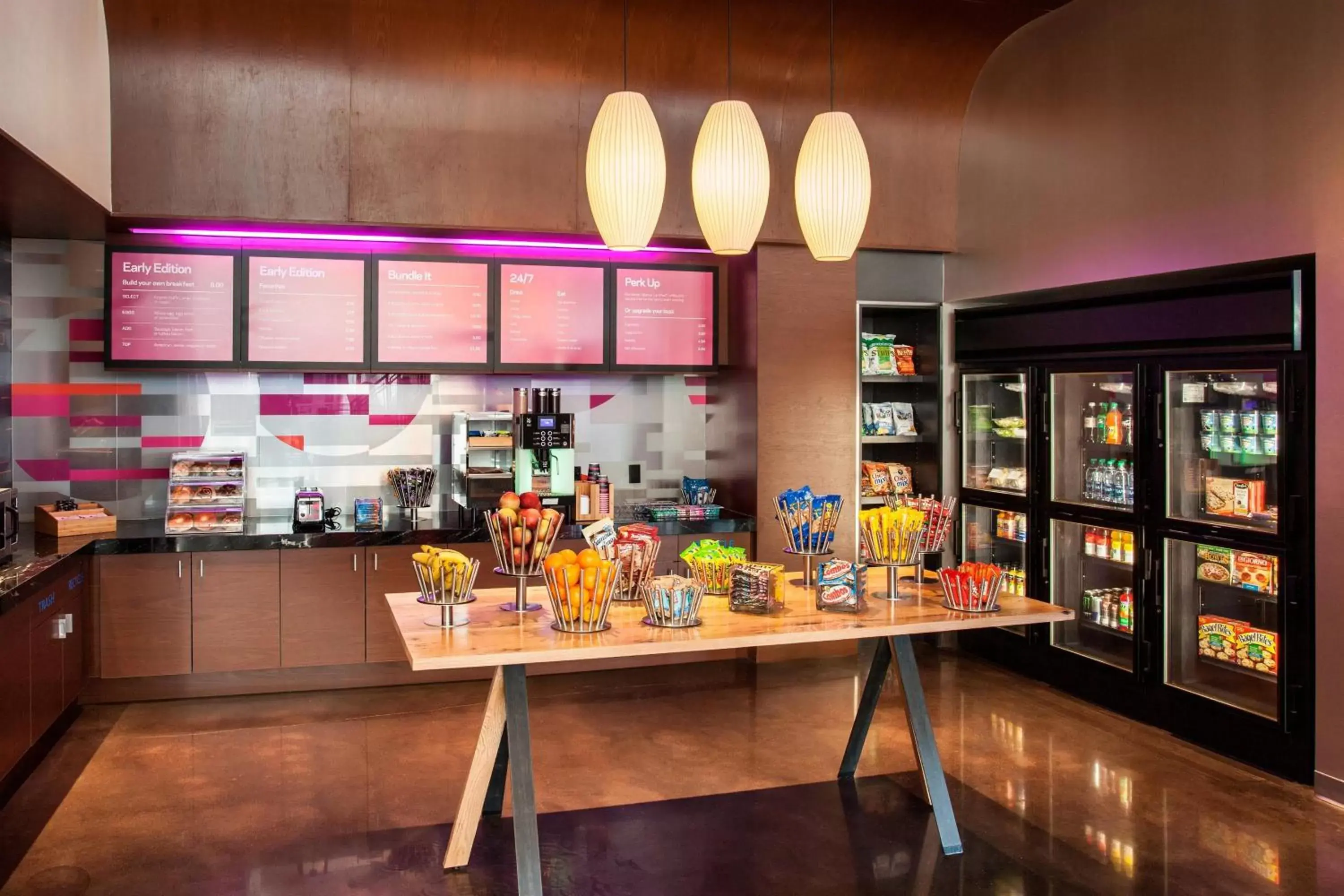 Restaurant/places to eat in Aloft Boston Seaport District