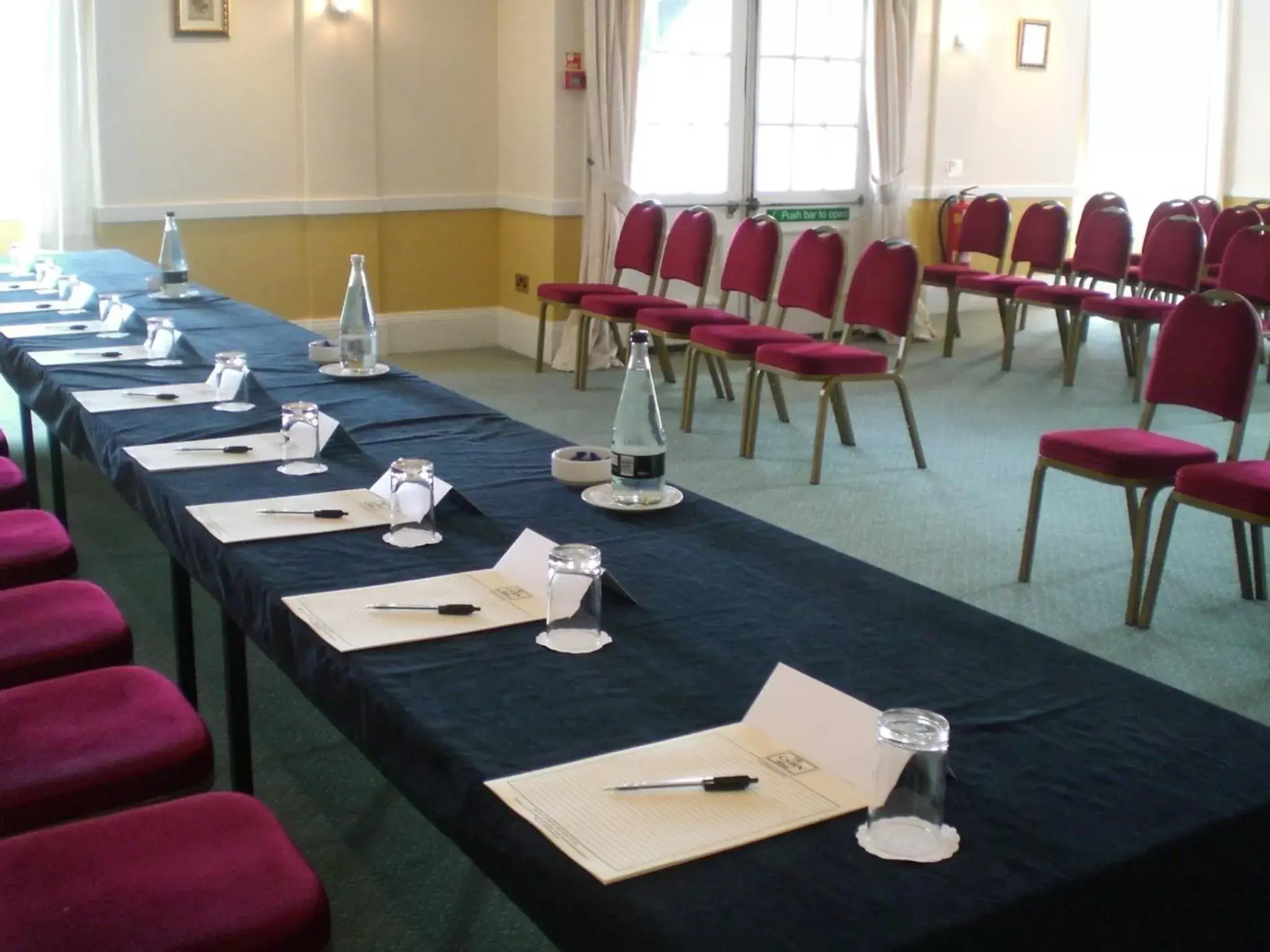 Business facilities, Business Area/Conference Room in Cairn Hotel