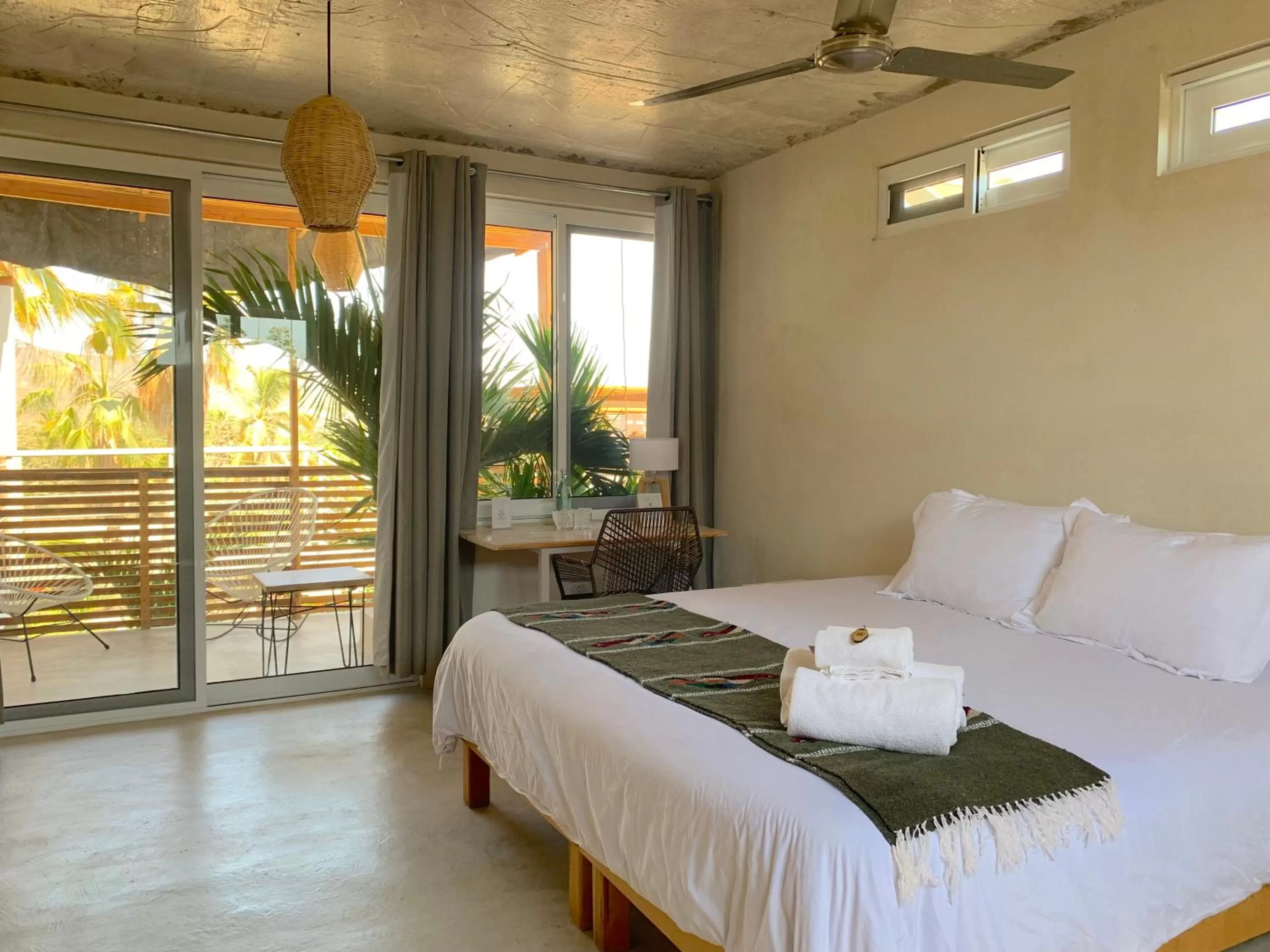 View (from property/room), Bed in Perro Surfero Hotel