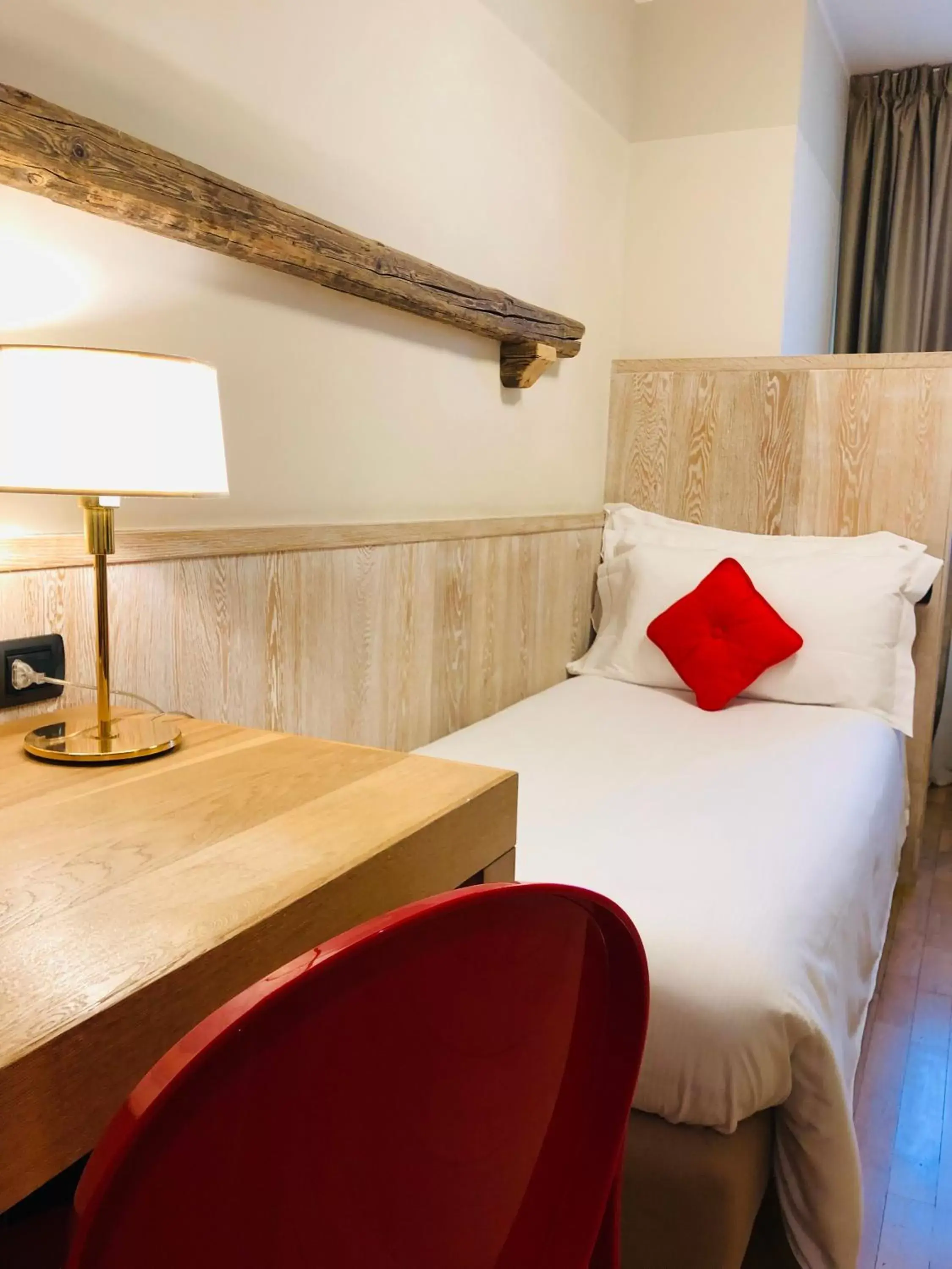 Classic Single Room in Hotel Alla Posta Classic Single Room in Hotel Alla Posta