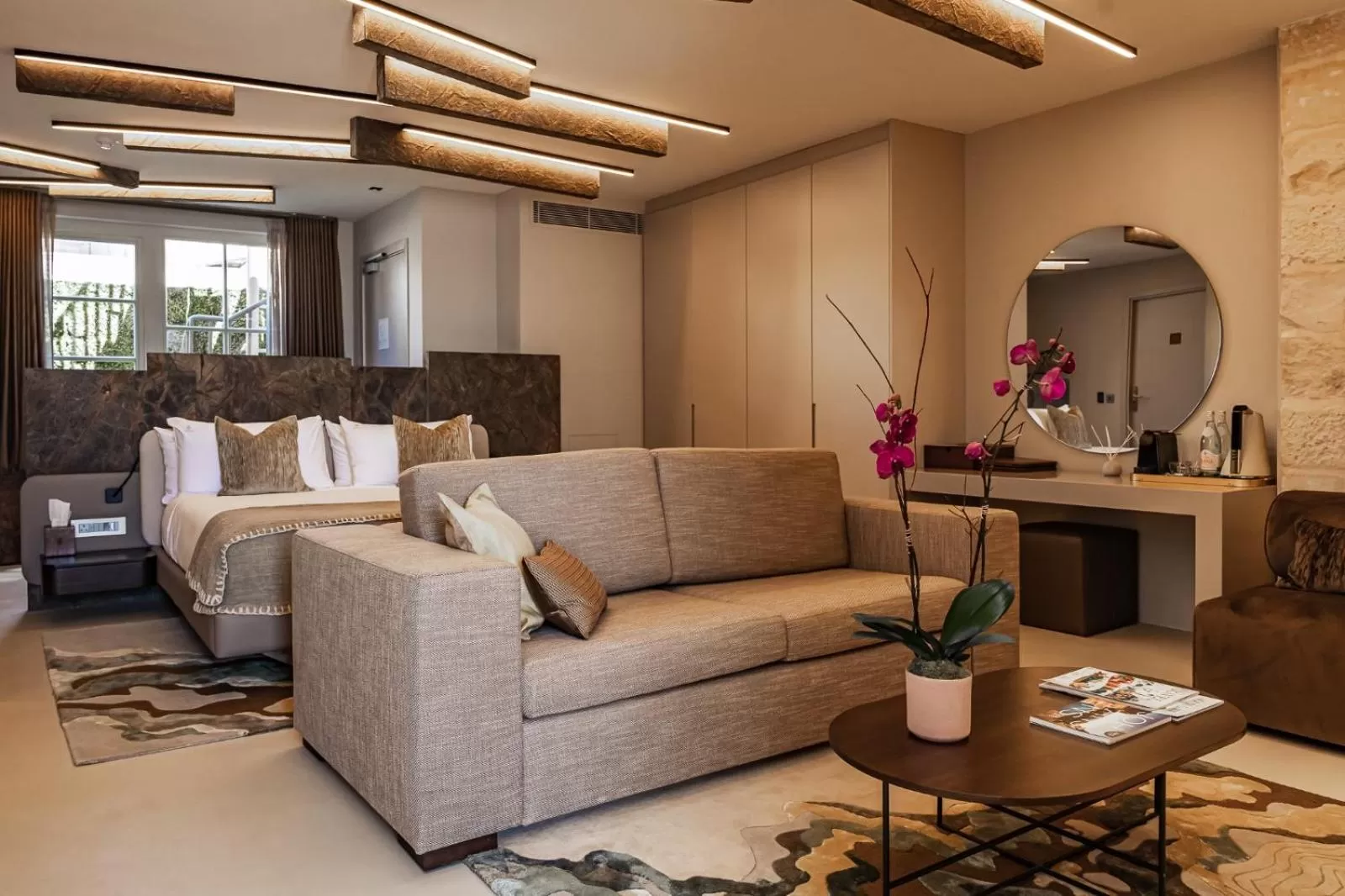 Seating area in Iniala Harbour House