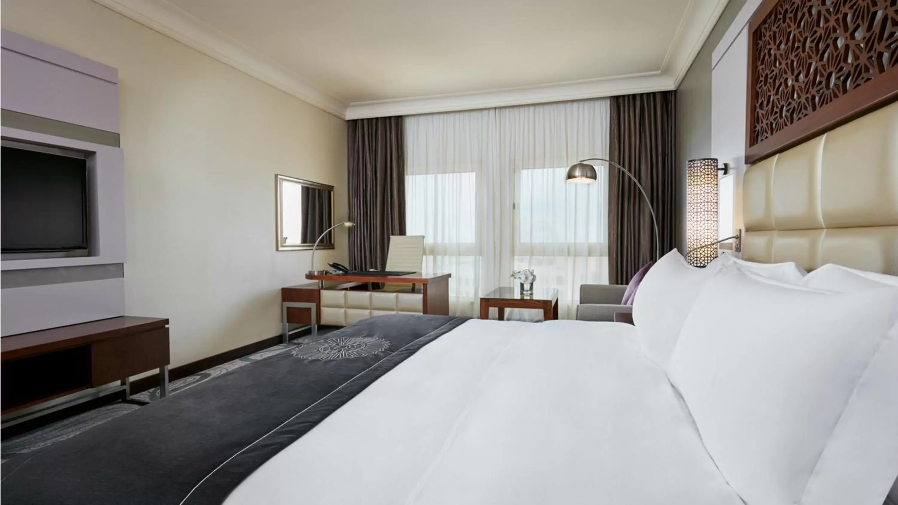 Photo of the whole room, Bed in InterContinental Doha Beach & Spa, an IHG Hotel