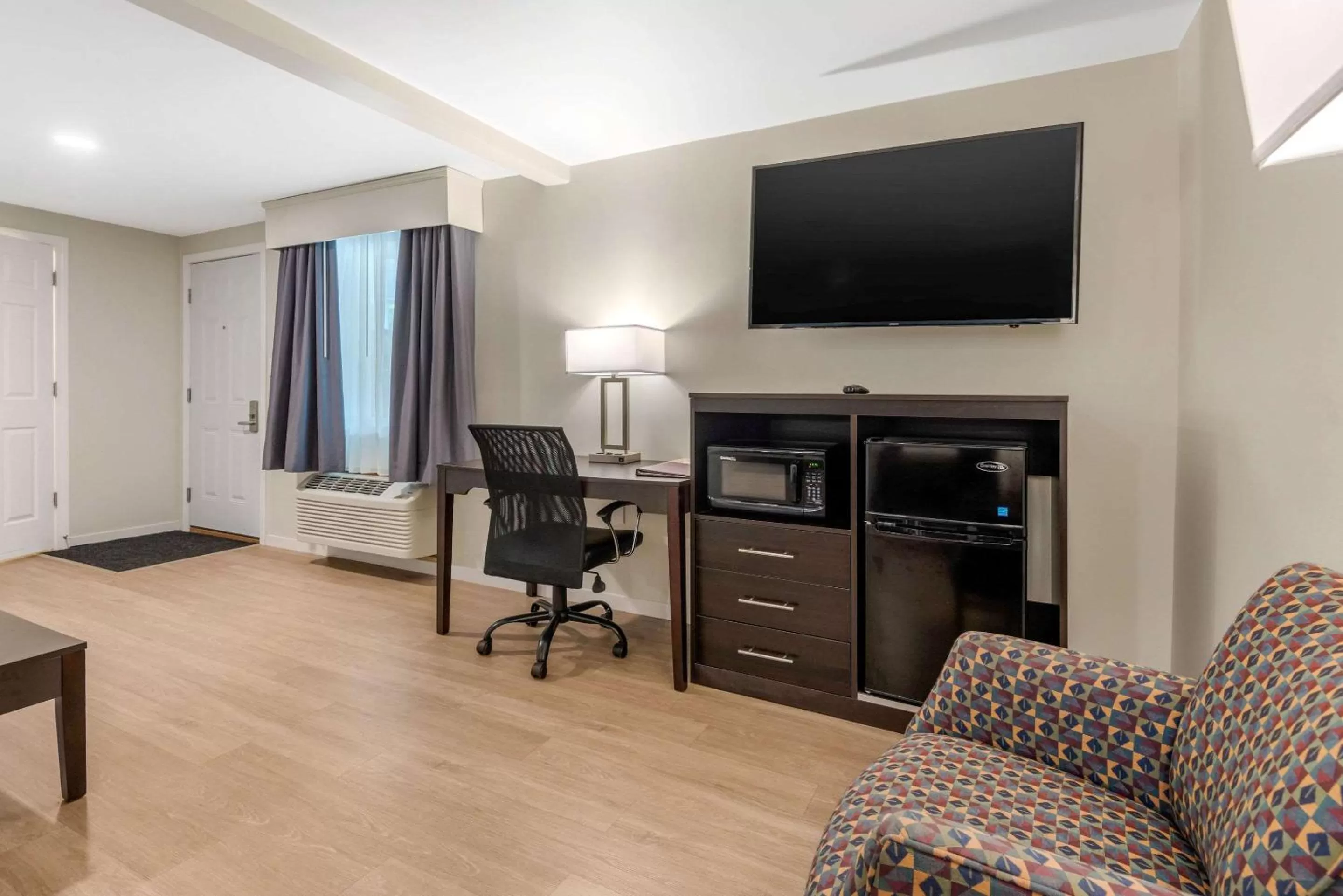 Bedroom in Quality Inn & Suites