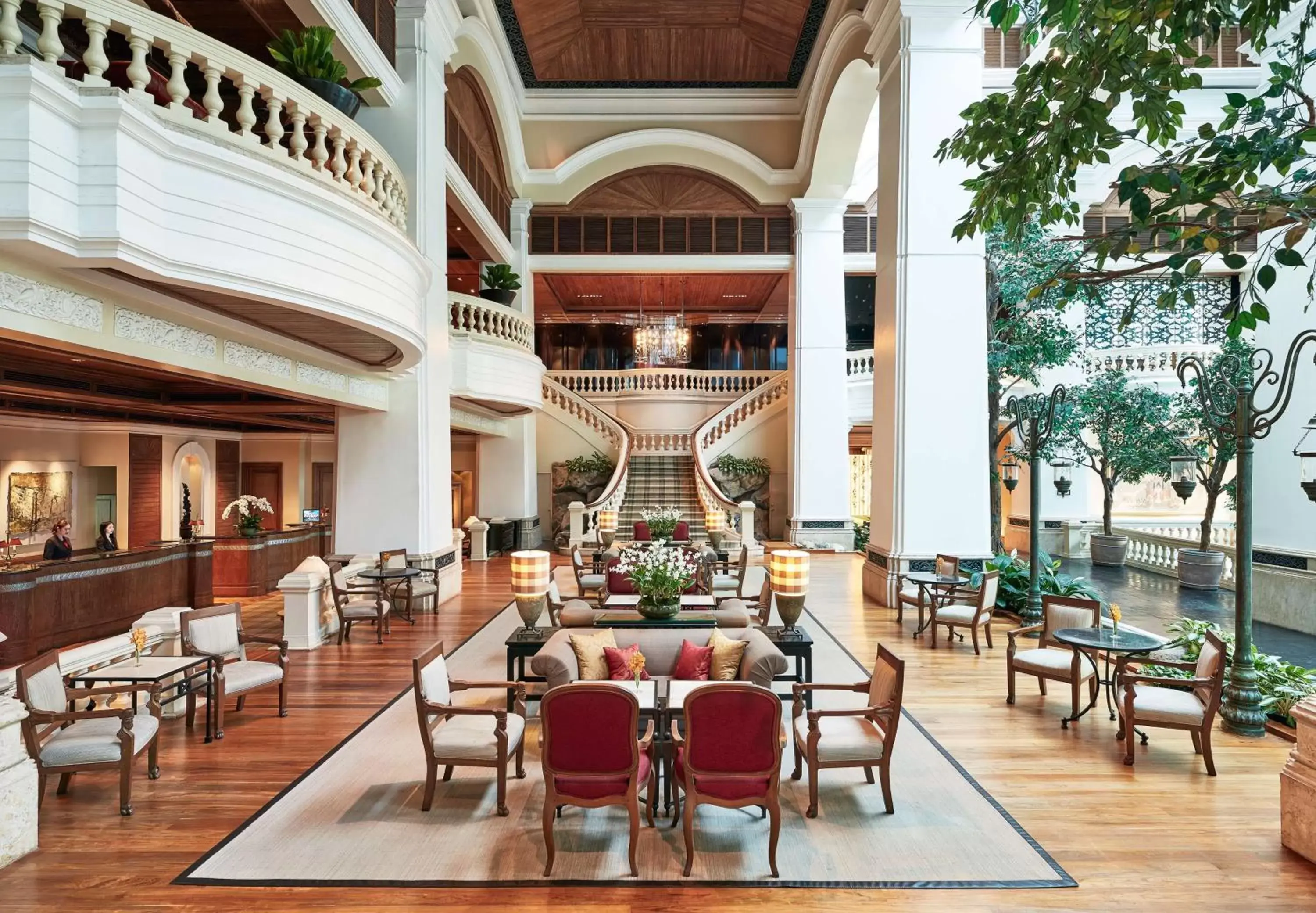Restaurant/Places to Eat in Grand Hyatt Erawan Bangkok