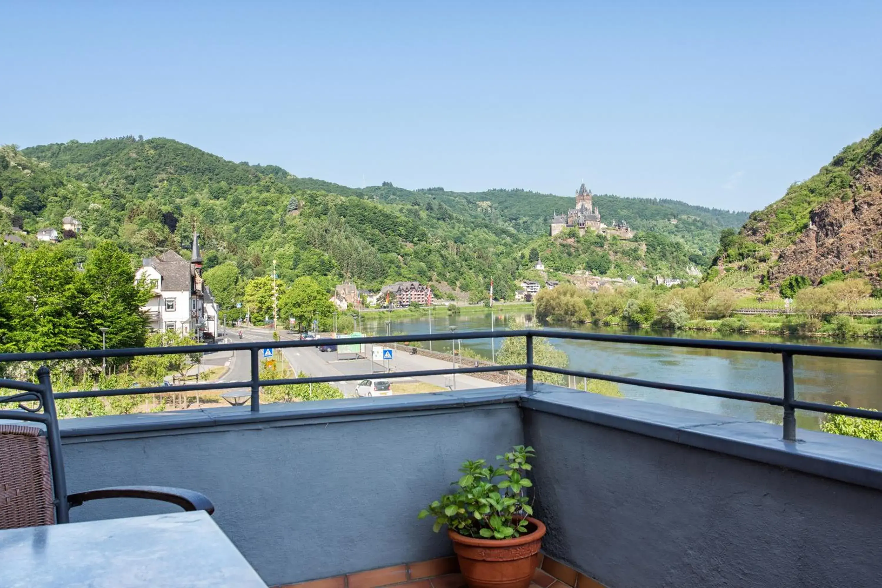 View (from property/room), Balcony/Terrace in Stumbergers Hotel