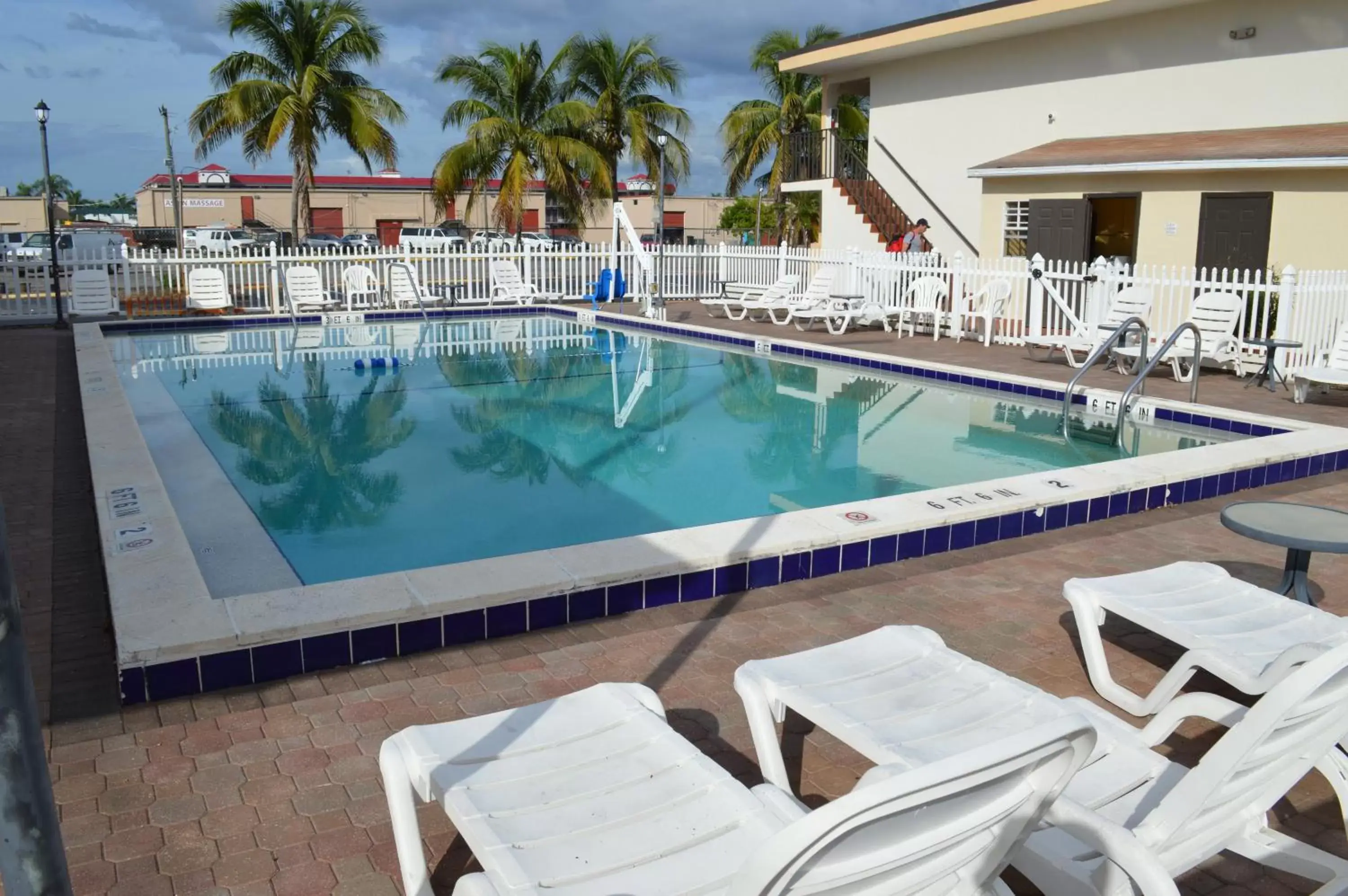 Swimming Pool in Americas Best Value Inn Fort Myers