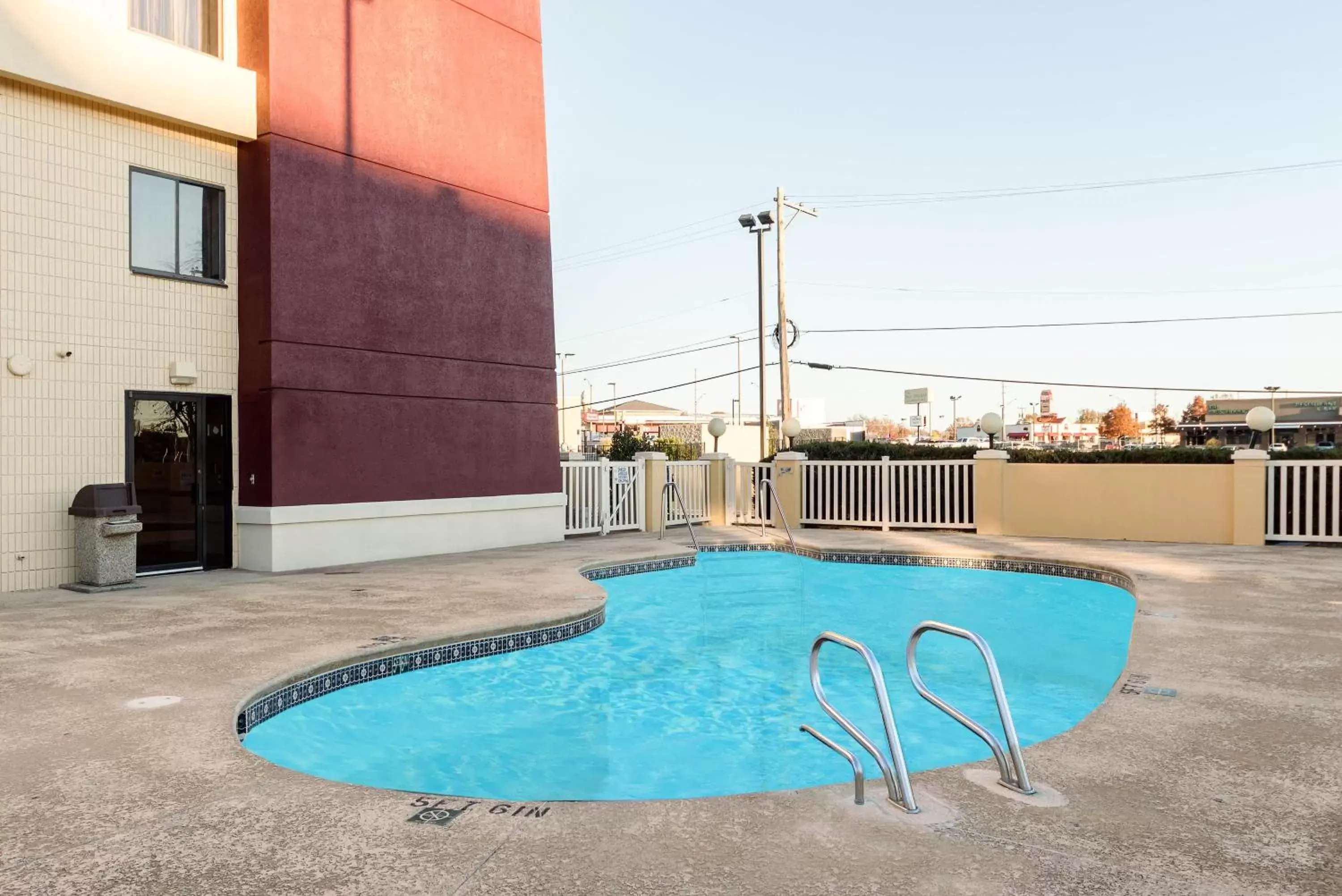 Swimming Pool in Comfort Inn Midtown